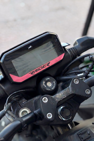 TVS Raider 125 Uyumlu Dijital Gösterge Ekran Altı Raider Yazılı Sticker Etiket