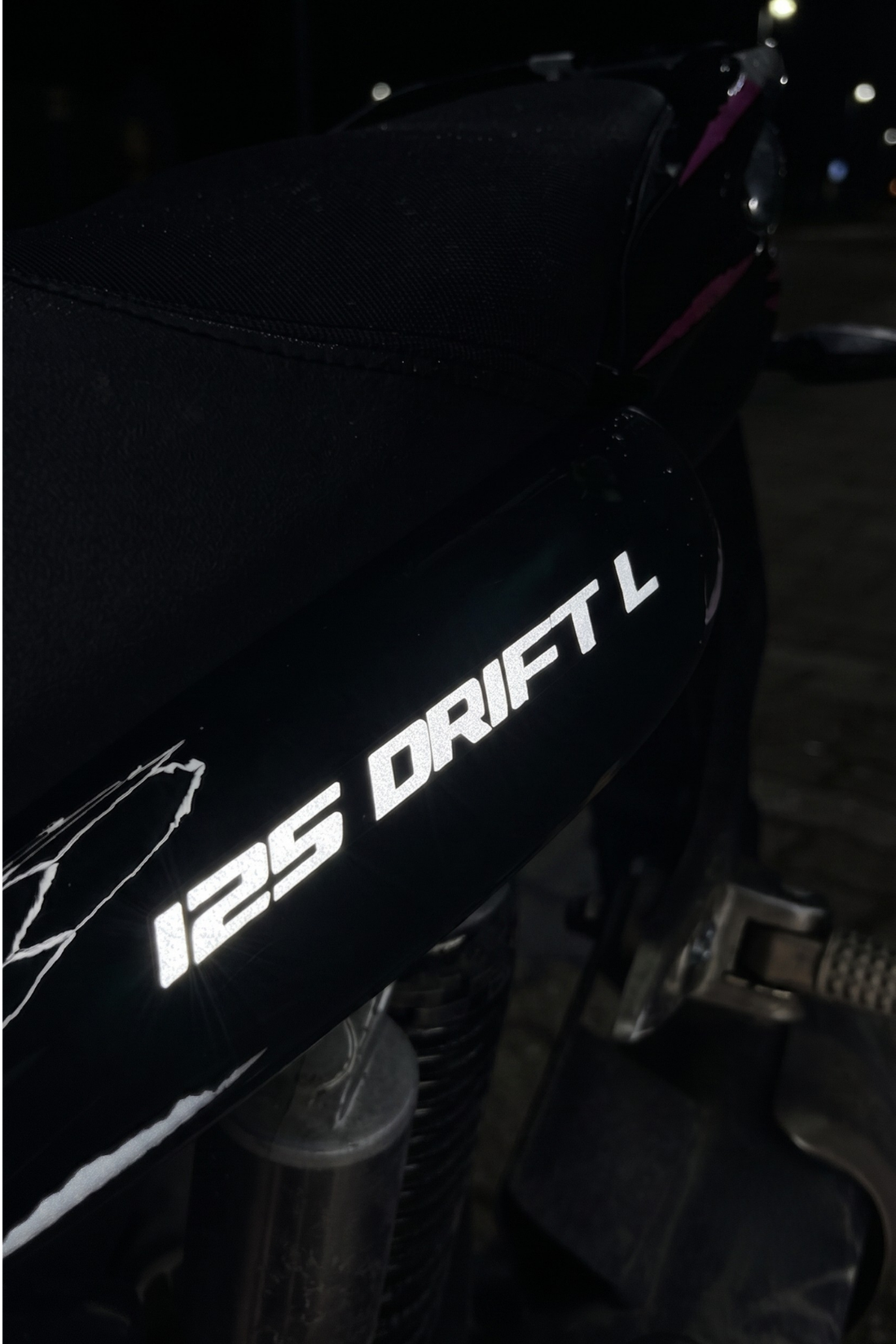 Mondial Drift-L için Reflektörlü Orijinal 125 Drift-L Yazı Stıcker Etiket (Sağ ve Sol)