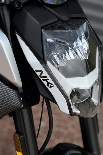 CFMOTO NK250 için Far Yanı NK Logolu Far Kaşı Sticker