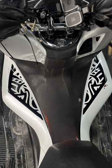 HONDA PCX için Depo Yanlarına Uygun Tribal Desen Sticker Seti (Sağ ve Sol)