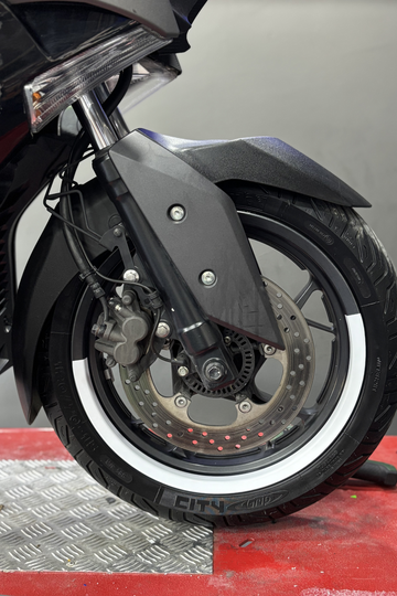 Yamaha Xmax 15 Inch Jantlara Uyumlu Yarım Beyaz Reflektörlü Jant Şeridi