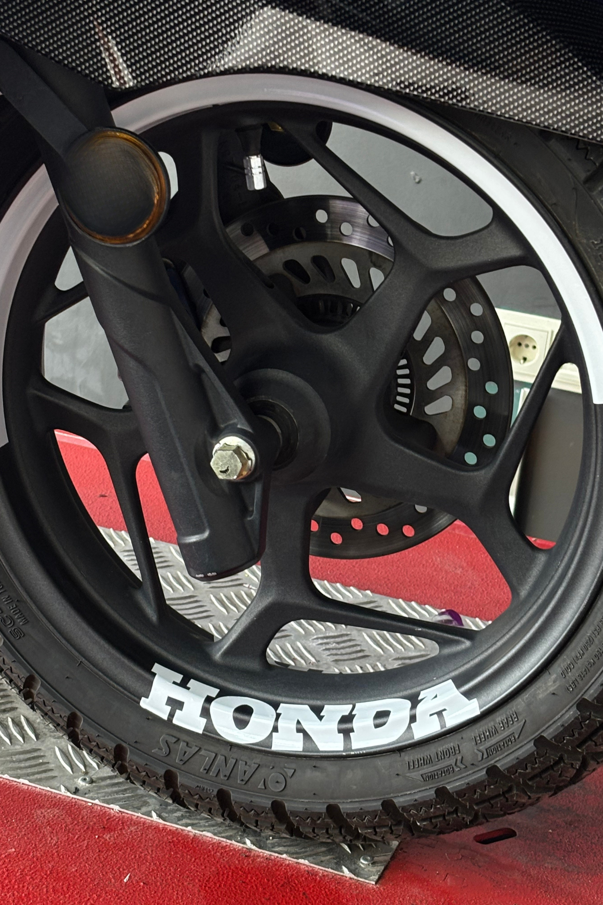 Honda PCX için Yarım Jant Şeridi+Honda Yazıları (2 Janta da Yeter)