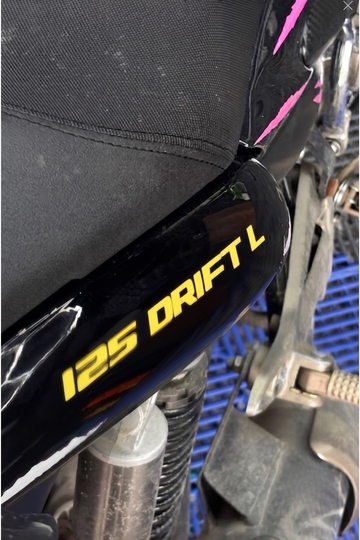 Mondial Drift-L için Orijinal 125 Drift-L Yazı Stıcker Etiket (Sağ ve Sol İçin)