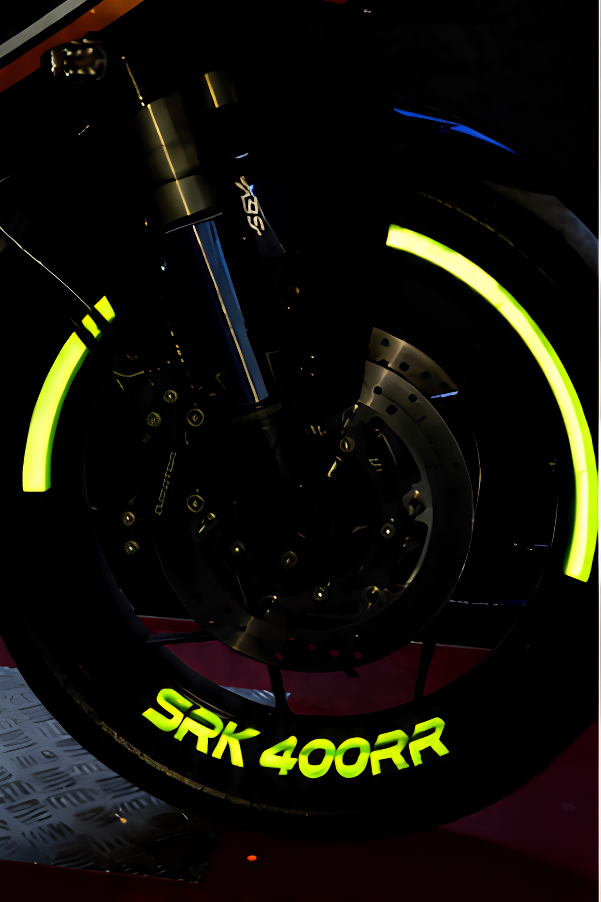 RKS ve QJ Motor SRK 400 için Reflektörlü  Yarım Jant Şeridi + SRK 400RR Yazısı