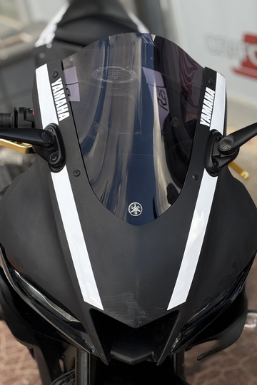 Yamaha R25 için Kafa Detay Sticker Pack (2019-2024 ) Uyumlu