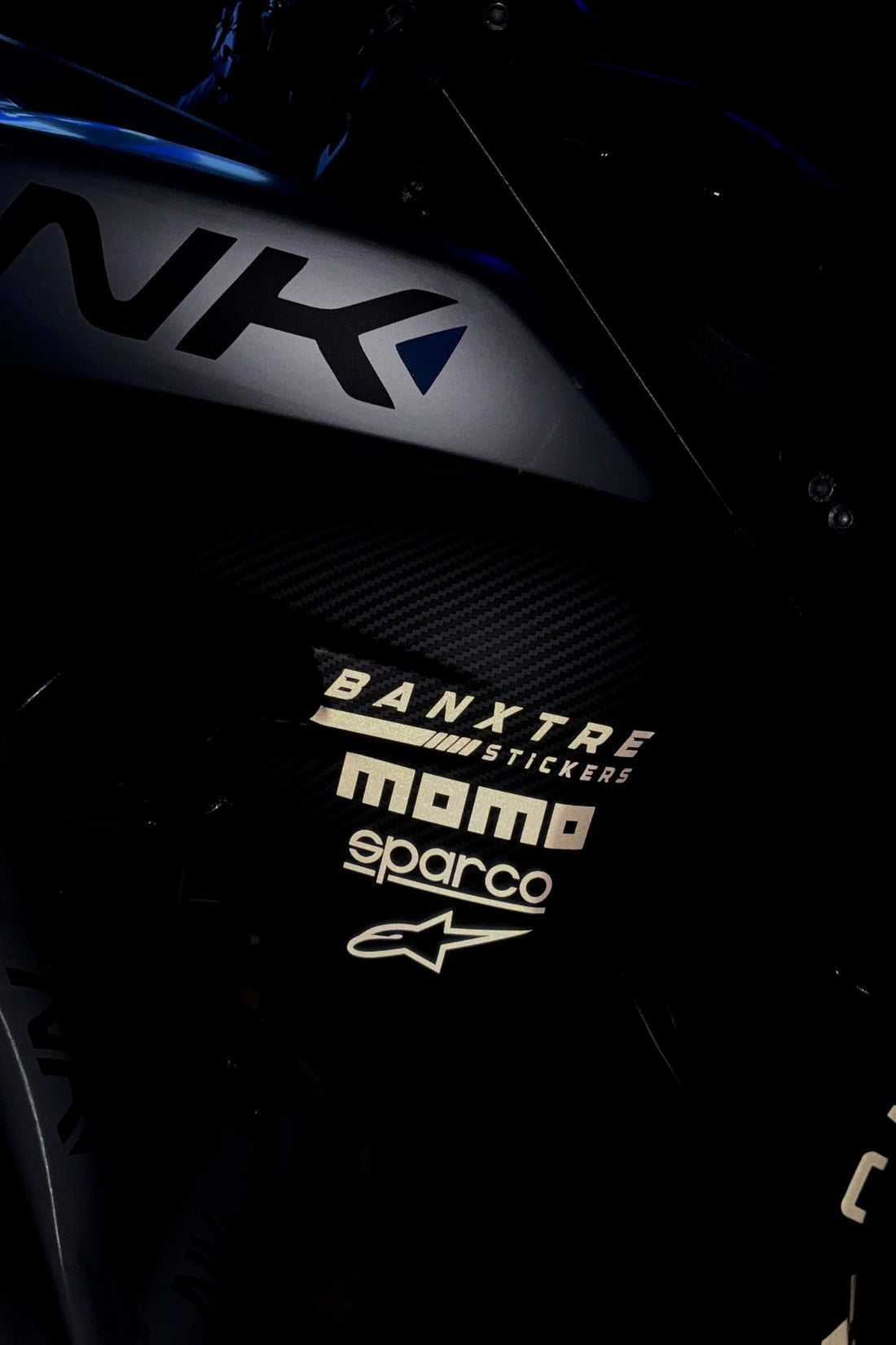 CFMOTO NK250 için Yan Kapaklara Uyumlu Sponsor Sticker Seti (1 Adet)
