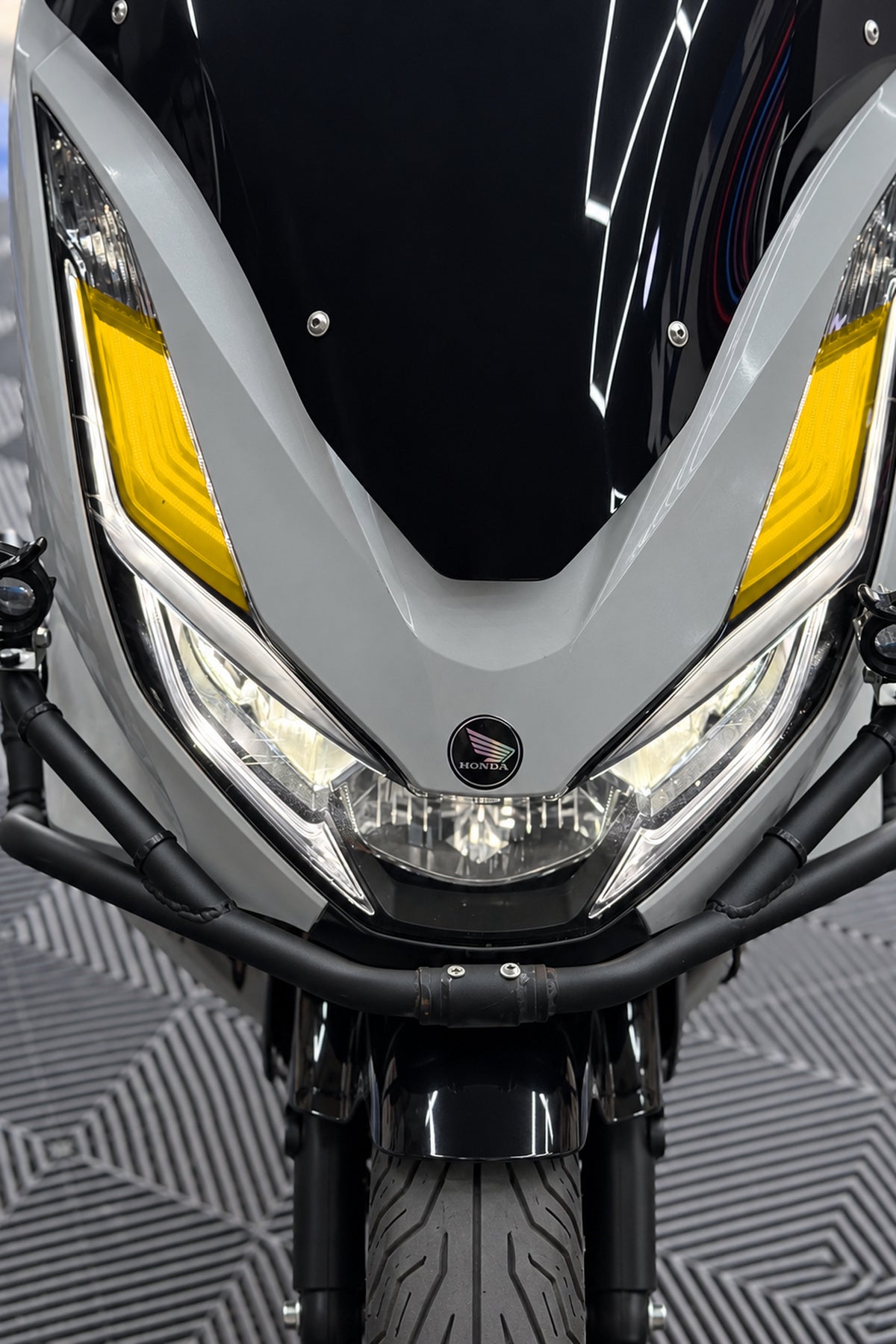 Honda PCX için Amerikan Görünümlü Far Filmi Far Tasarım Filmi (2021-2022-2023-2024 Uyumlu)