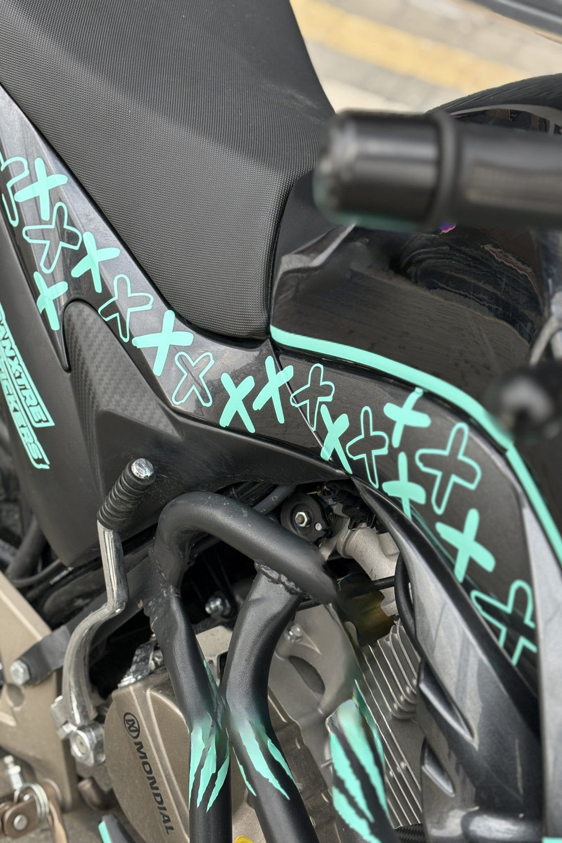 Motor ve Kask için Nane Yeşili XXX Sticker Etiket (Toplam 48 Adet)