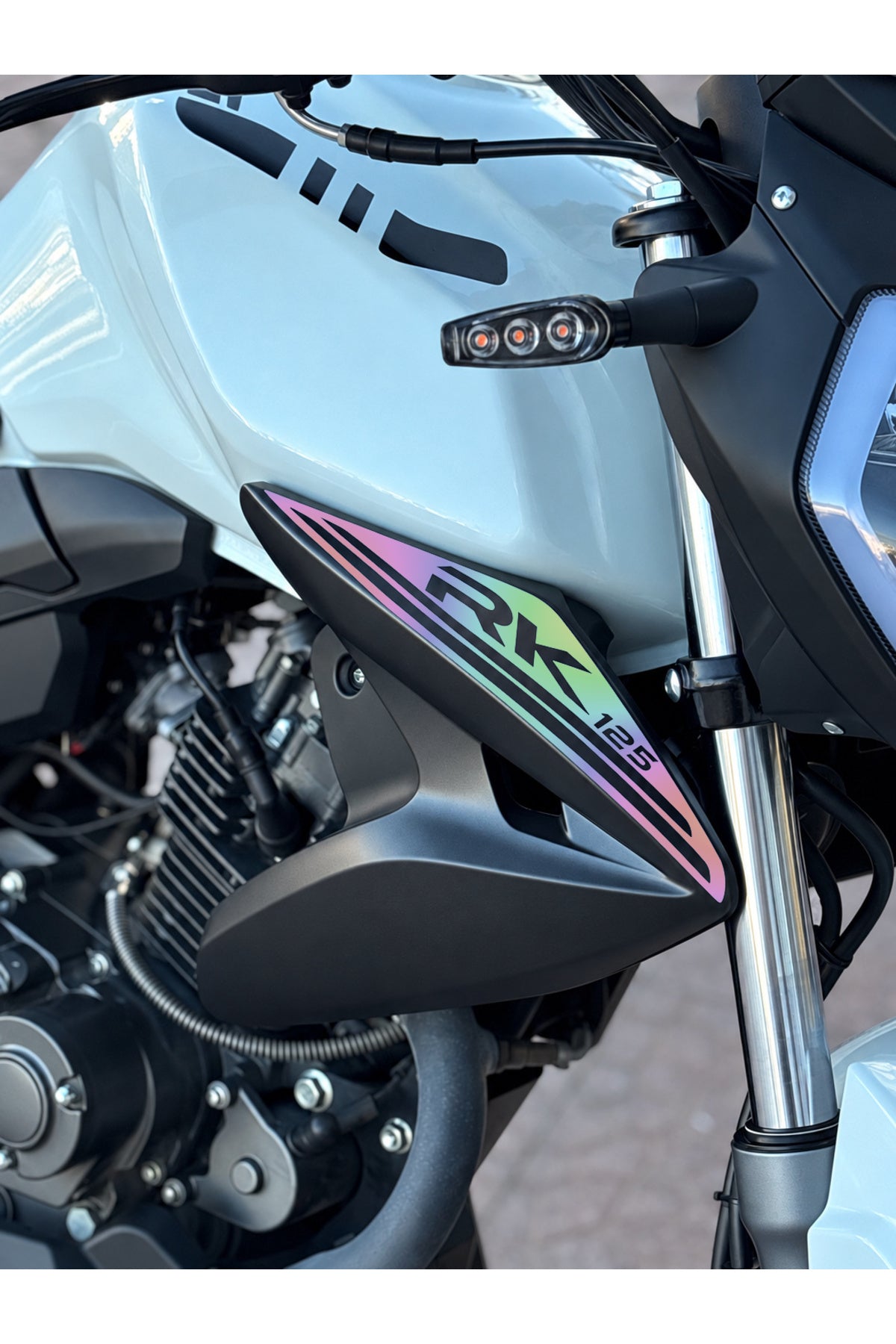 RKS RK125 için Yan Drenajlara Uyumlu RK 125 Sticker Etiket (Sağ ve Sol)