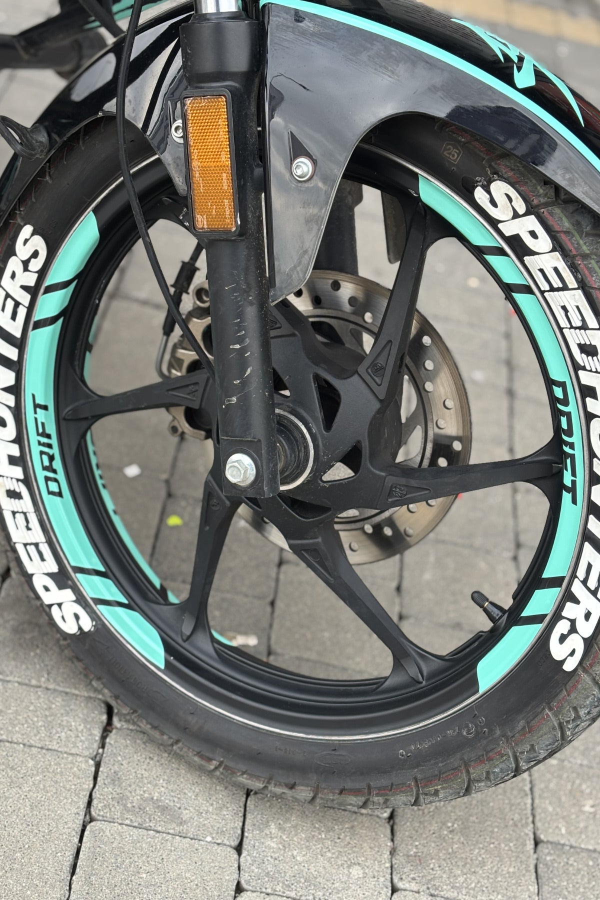 Mondial Drift-L için Nane Yeşili Jant Şeridi Sticker Etiket Seti (8 Parça)