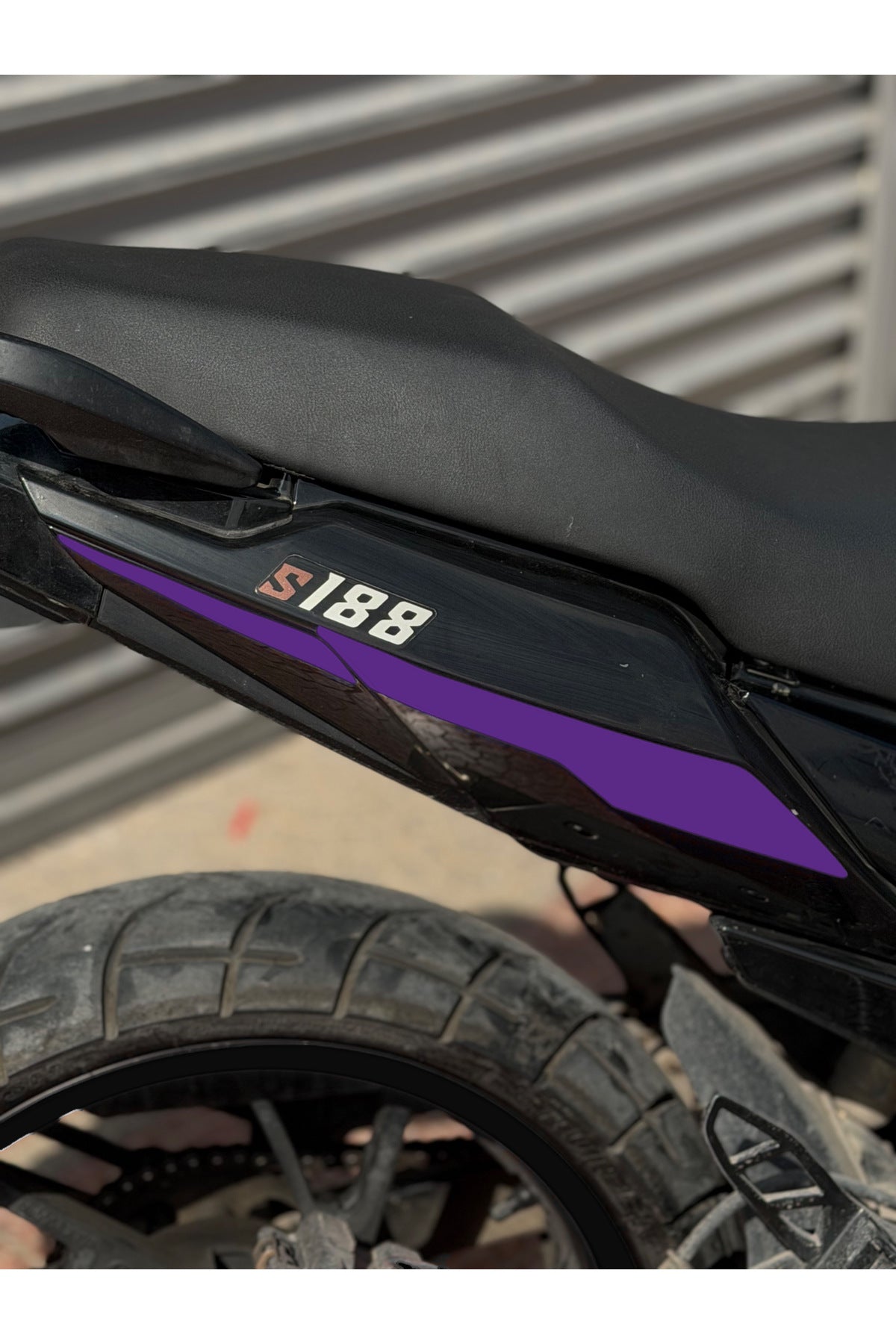 Falcon Salvador S188 için Arka Kuyruk Orijinal Renk Değişim Sticker