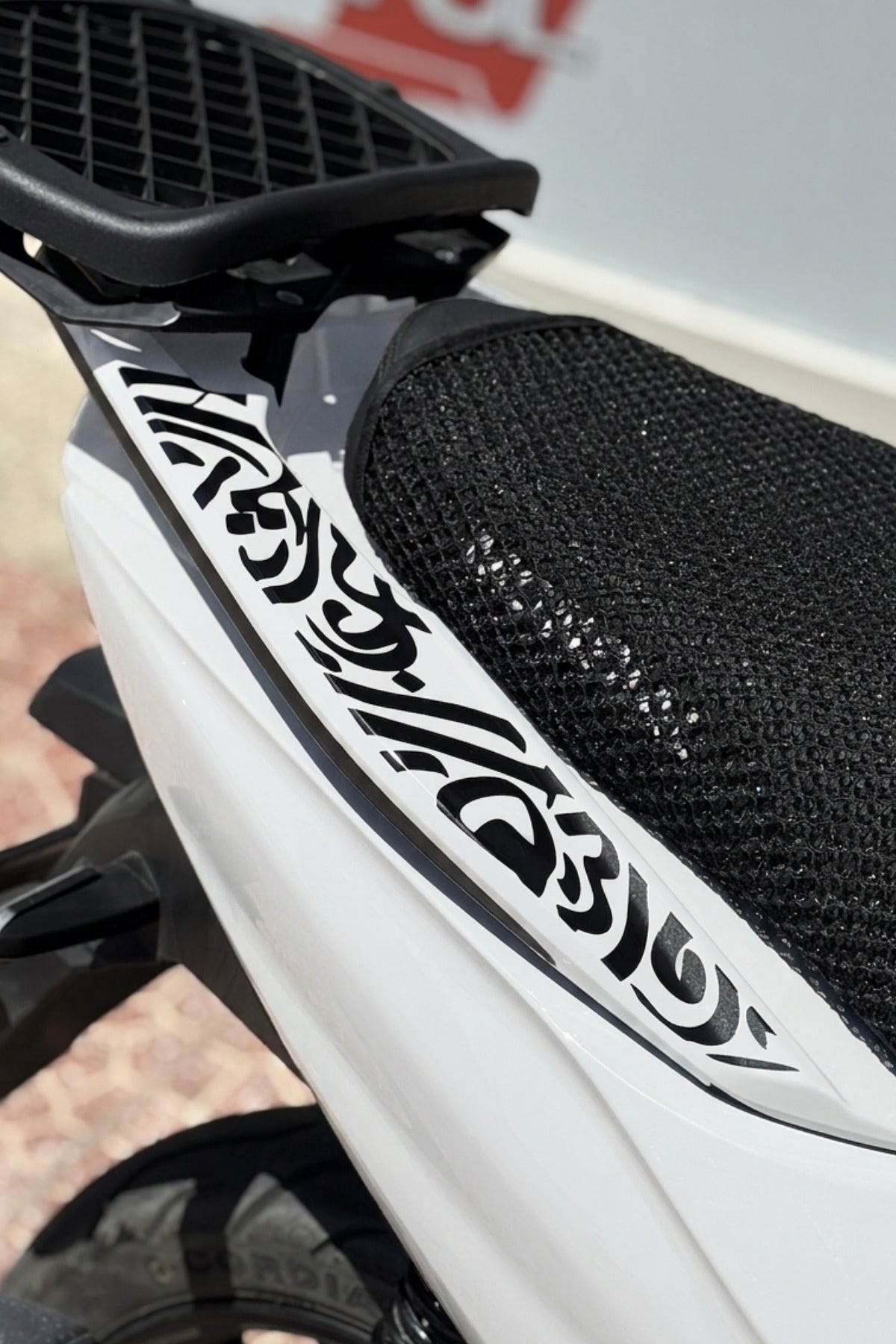 Mondial Strada Scooter için Arka Kuyruk Tribal Desen Sticker Etiket (1 Adet)