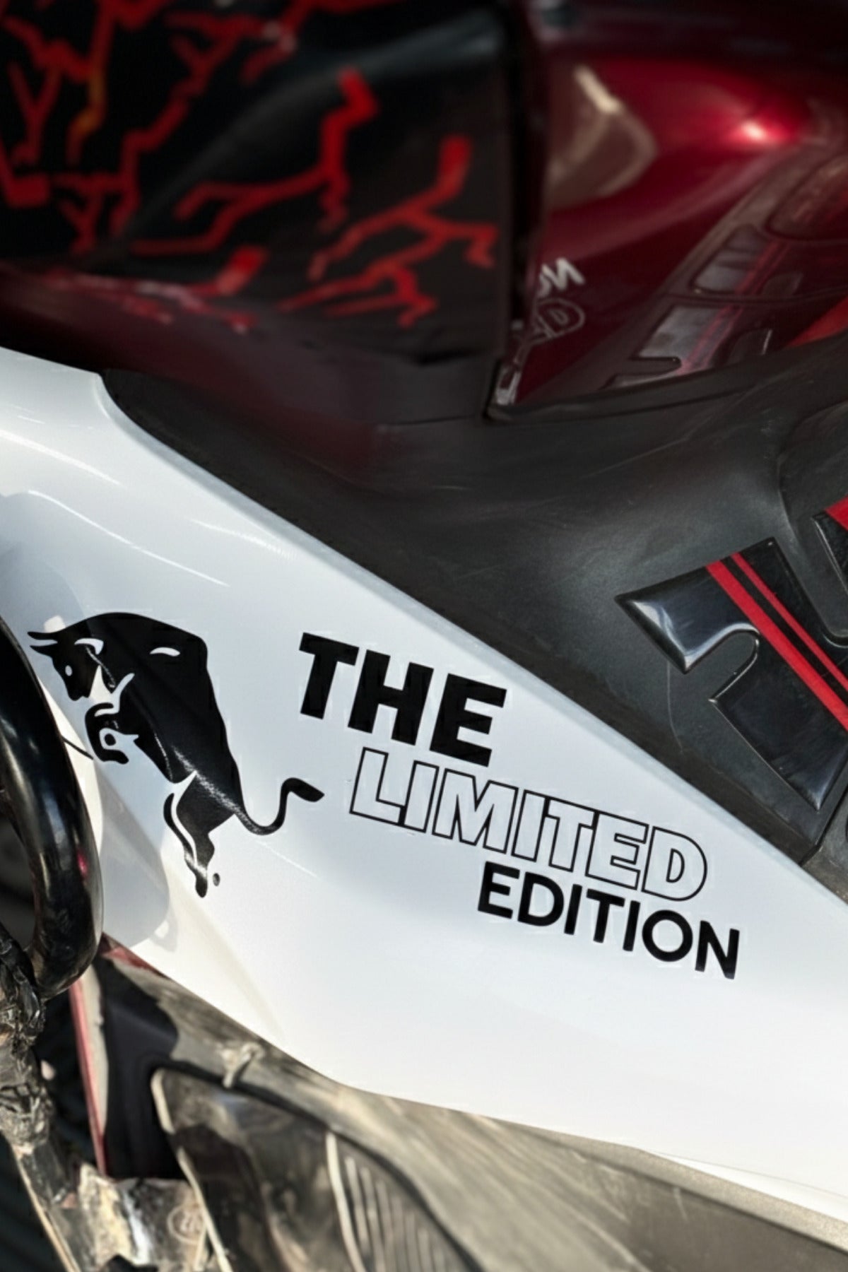 Honda PCX için Boğa Enerji Limited Edition Sticker Etiket (Tek Taraf)