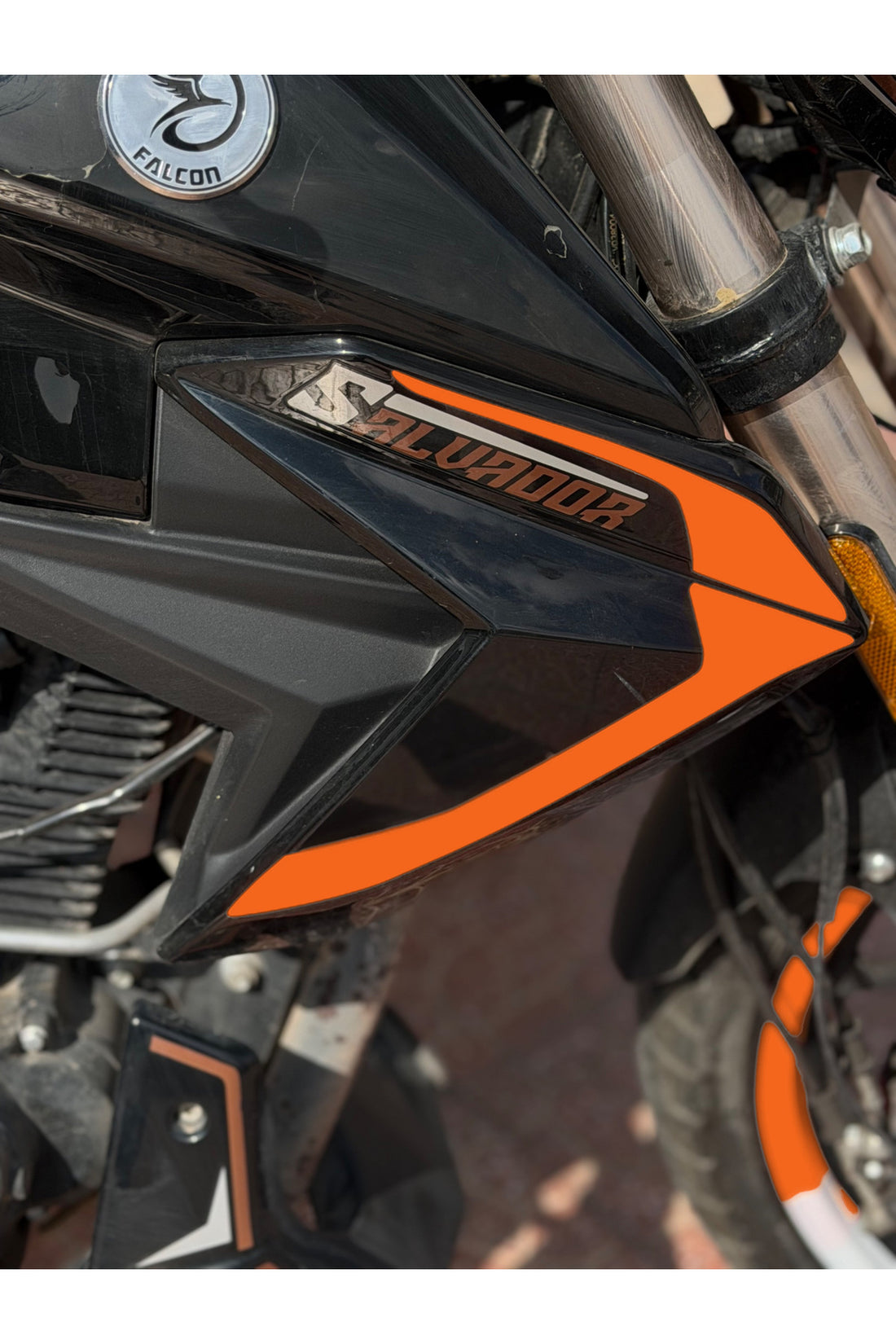 Falcon Salvador S188 Motosiklet için Ön Yan Panel Orijinal Renk Değişim Stickerları ( 4 Parça)