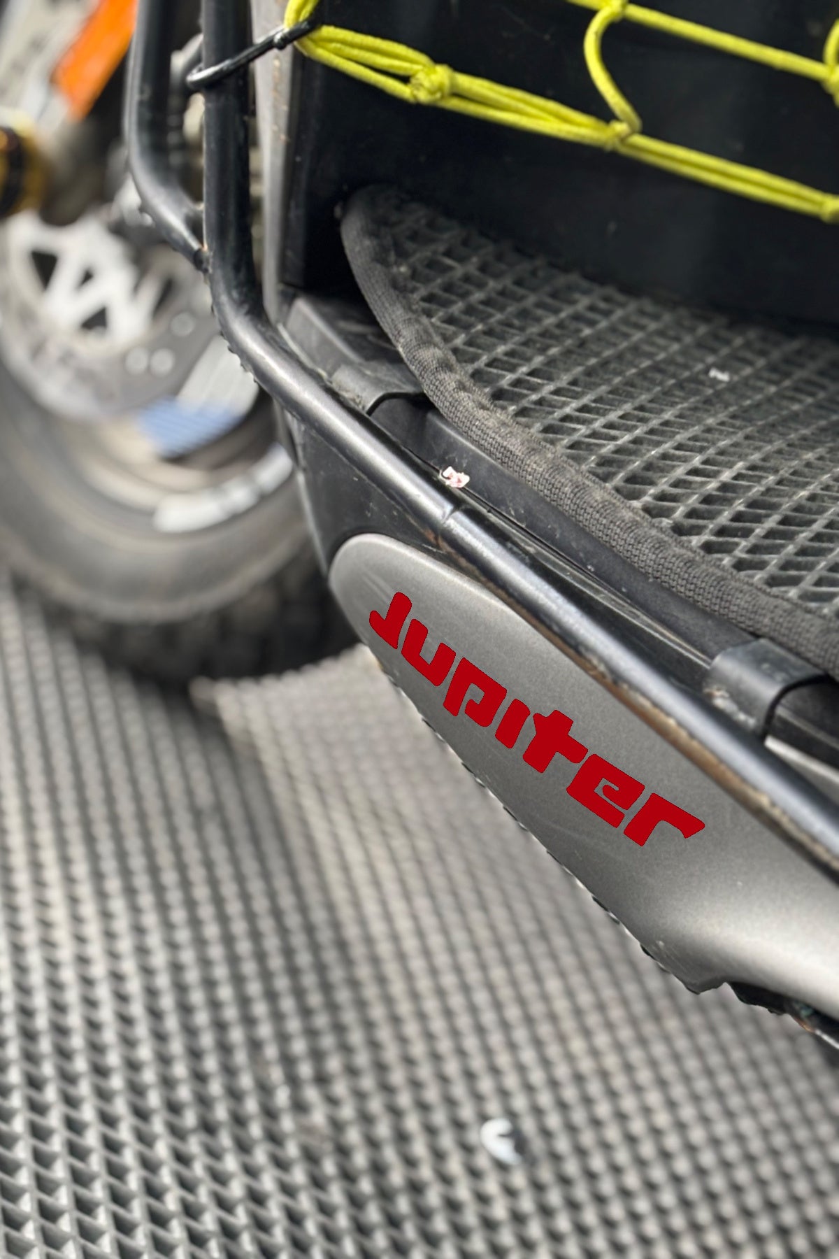 TVS Jupiter 125 için Alt Sakal Jupiter Yazıları Sticker (15CMx3CM)(2 Adet)
