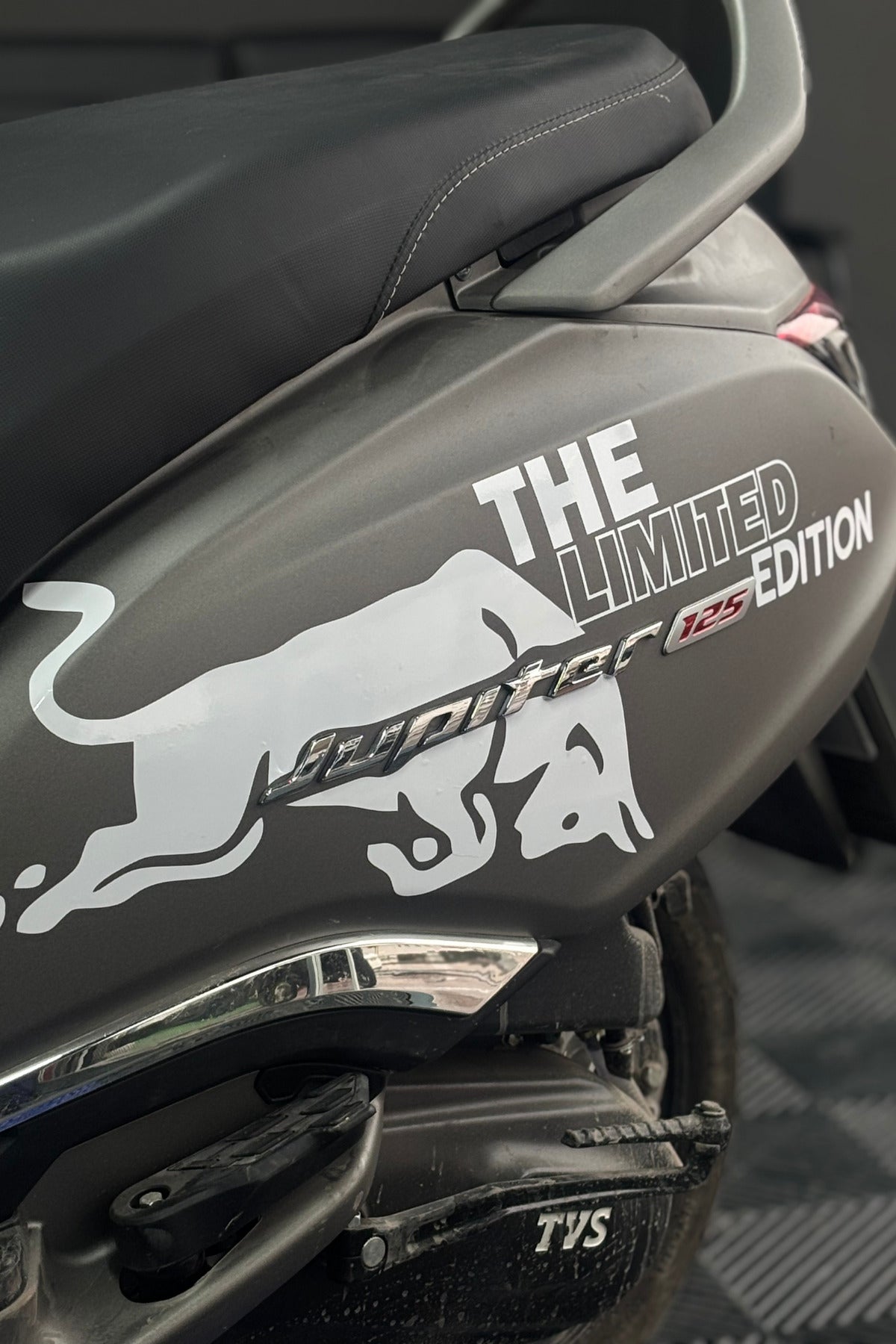 TVS Jupiter 125 Uyumlu The Limited Edition Desenli Sticker Seti (Sol Taraf)(Sadece Jupiter Uyumlu)