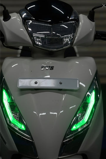 TVS Jupiter 125 için Gündüz Ledlerine Uyumlu Yeşil Renk Far Tasarım Sticker Seti (Sağ ve Sol)