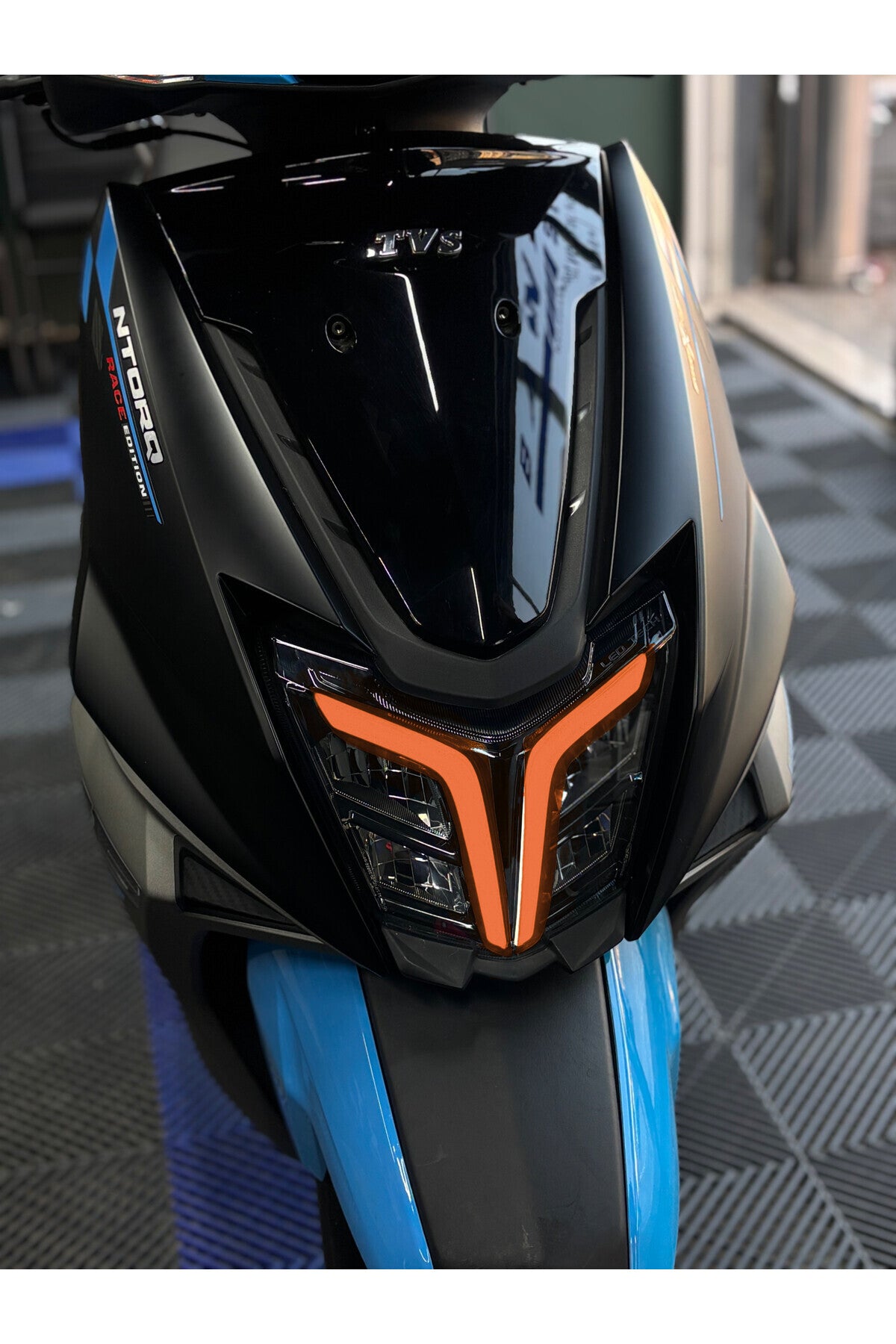 TVS Ntorq 125 için Far Renklendirme Far Tasarım Film Sticker
