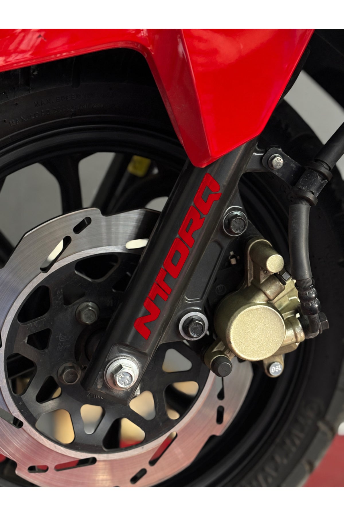 TVS Ntorq 125 için Maşalara Uyumlu Ntorq Yazı Sticker (12CM) (2 Adet)