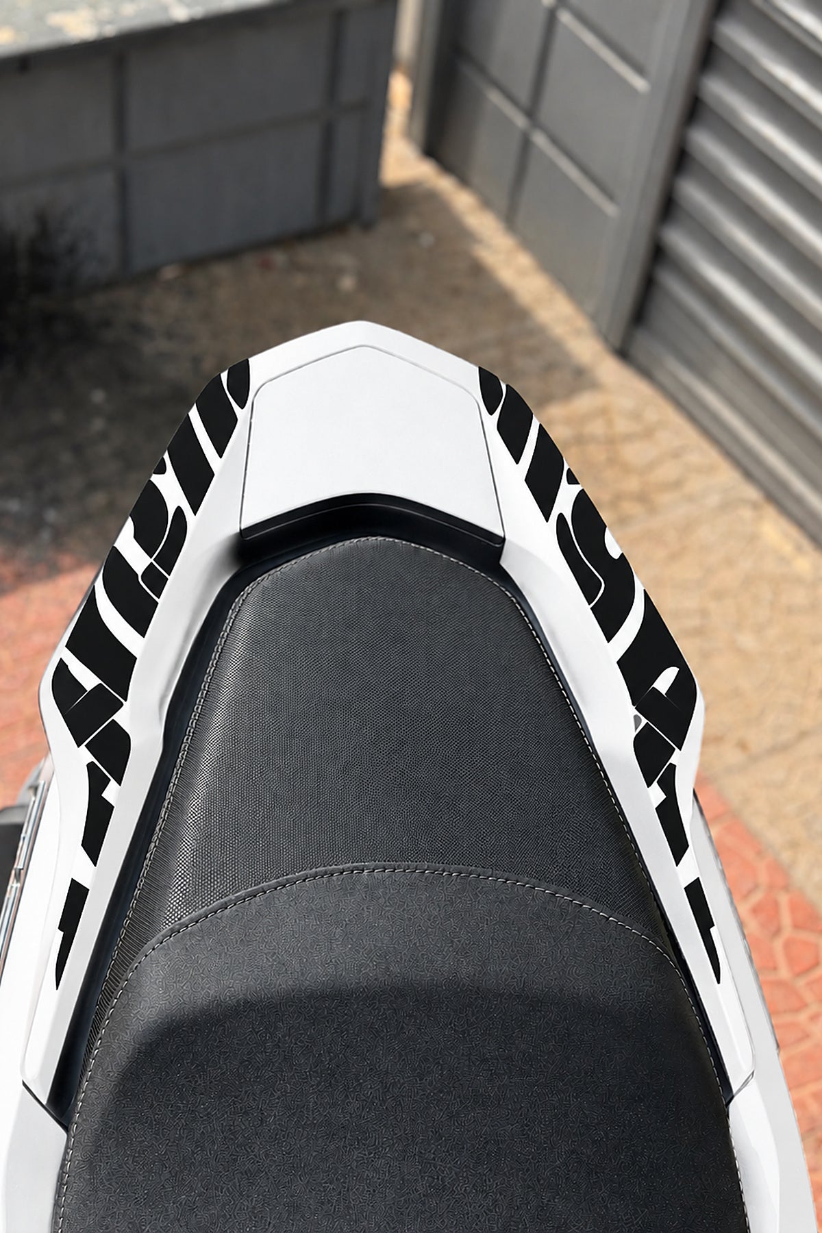 Honda PCX Deluxe için Kuyruk Üstü Tribal Desen Sticker (2025-2026 Uyumlu)