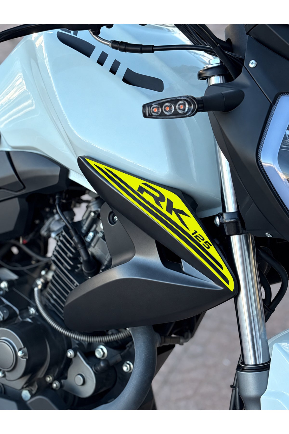 RKS RK125 için Yan Drenajlara Uyumlu RK 125 Sticker Etiket (Sağ ve Sol)