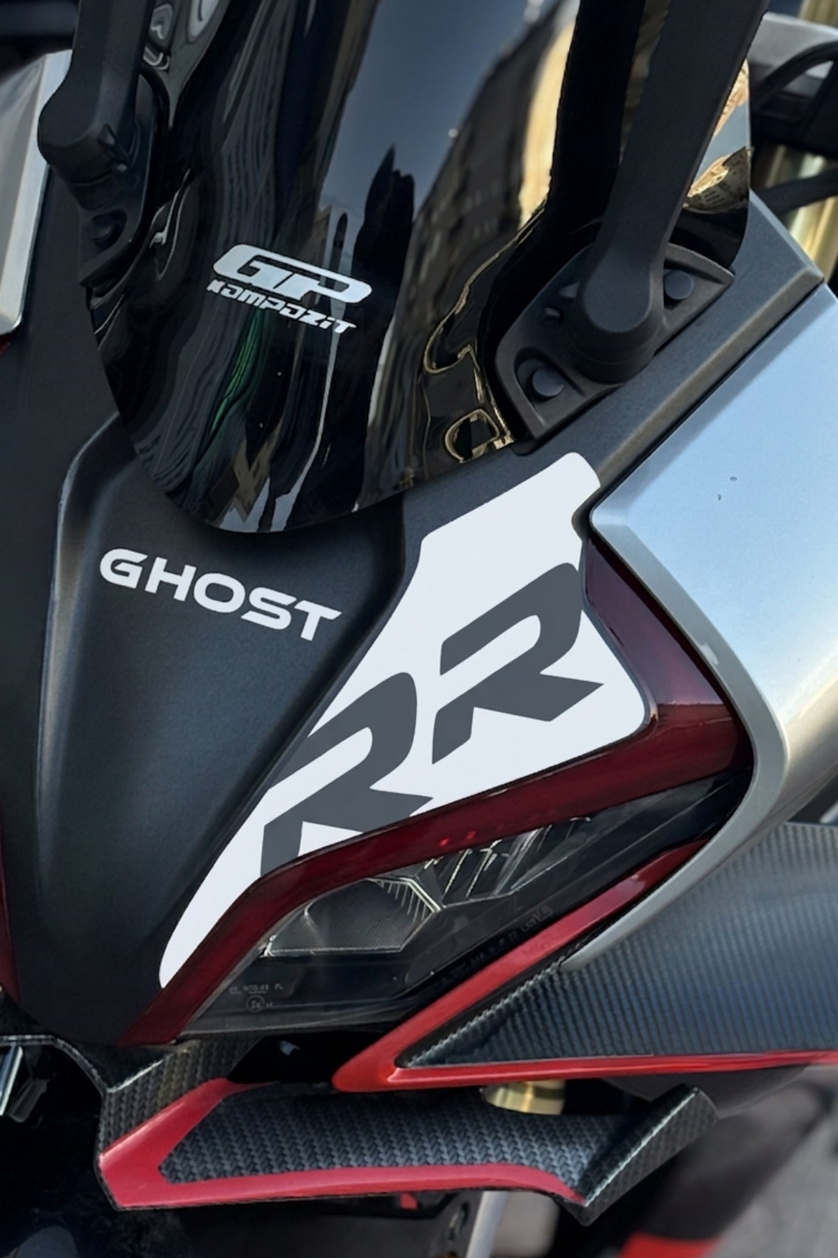CFMOTO 450SR için RR Yazılı Kafa Detay Sticker (Tam Uyumlu Tek Parça)