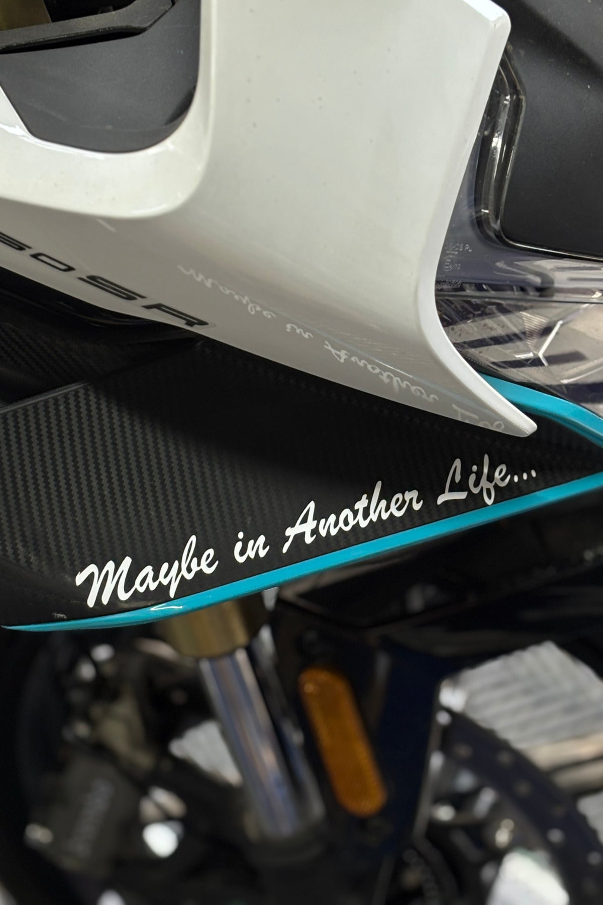 Motosiklet ve Kask için Maybe in Another Life Sticker (20CM)