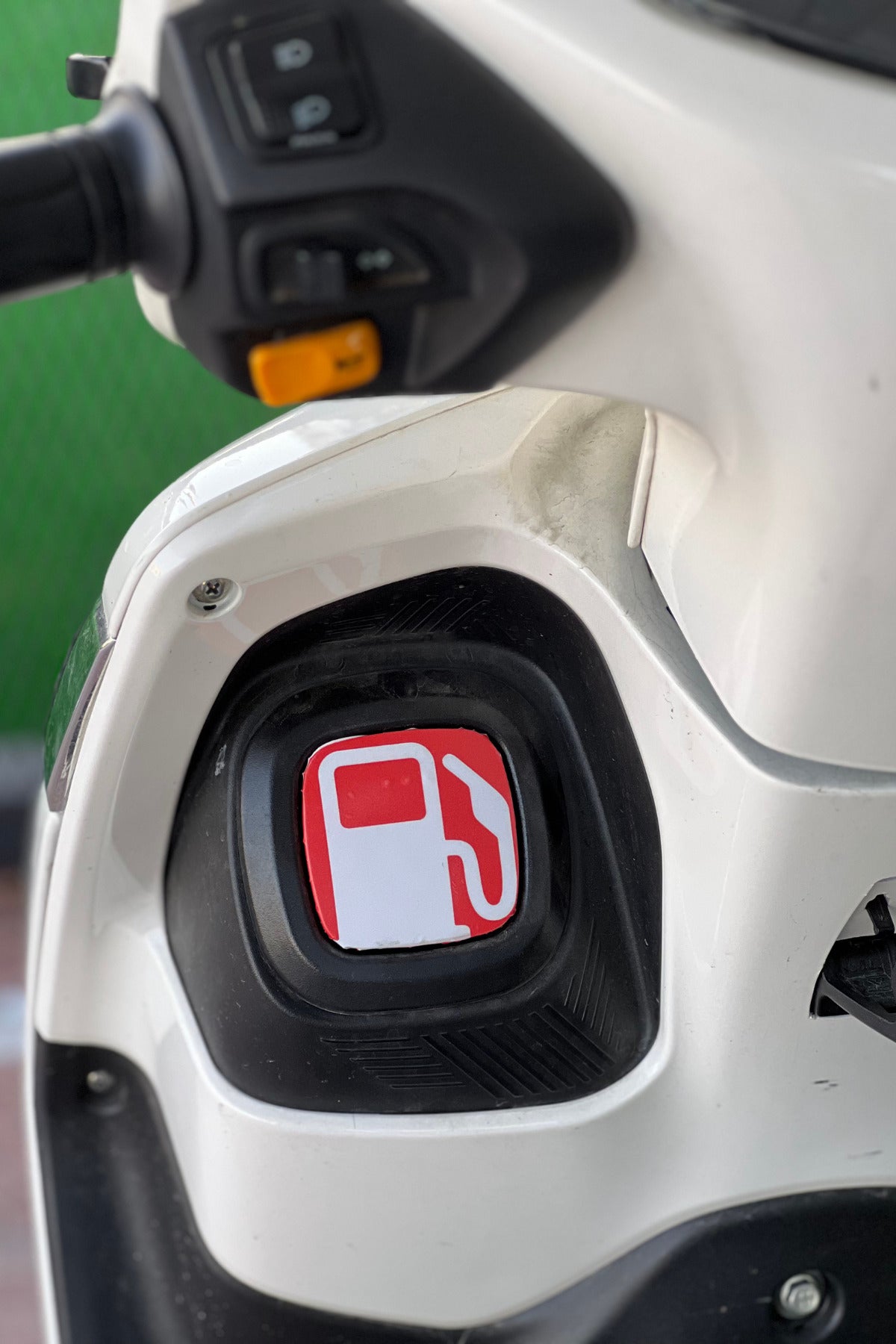 TVS Jupiter Depo Kapağı Kaplaması Sticker