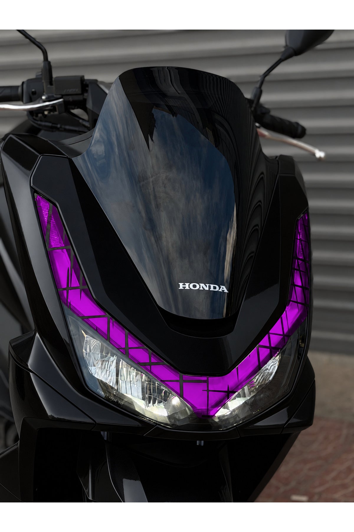 Honda PCX Deluxe için Çizgisel Tasarımlı Far Tasarım Far Renklendirme Sticker (2025-2026)