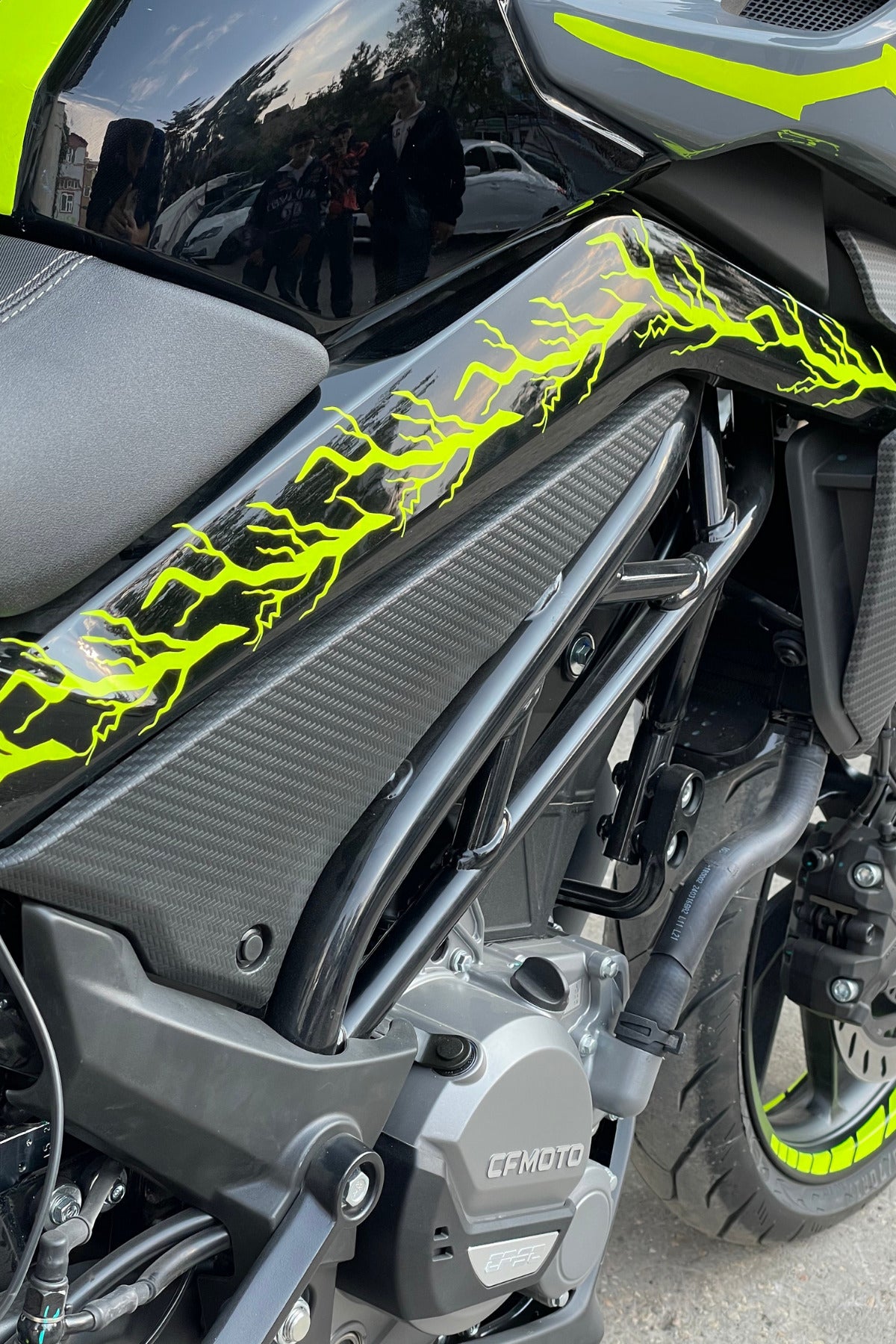 Motor ve Koruma Demiri için Neon Sarı Kalın Yıldırım Şimşek Sticker Etiket (8'li Set)