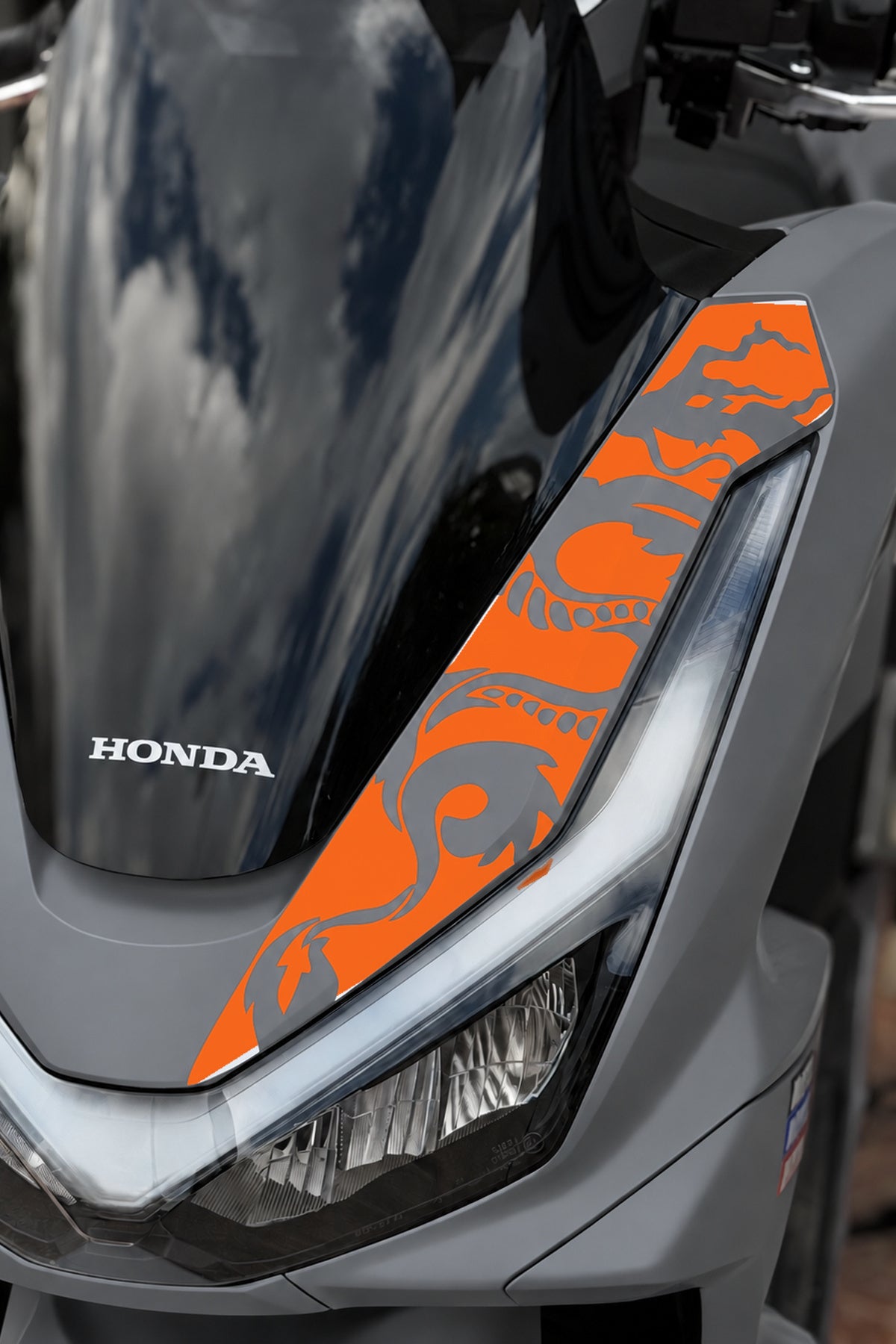 Honda PCX Deluxe Yeni Kasa 2025-2026 Uyumlu Ejder Desenli Ön Panel Sticker