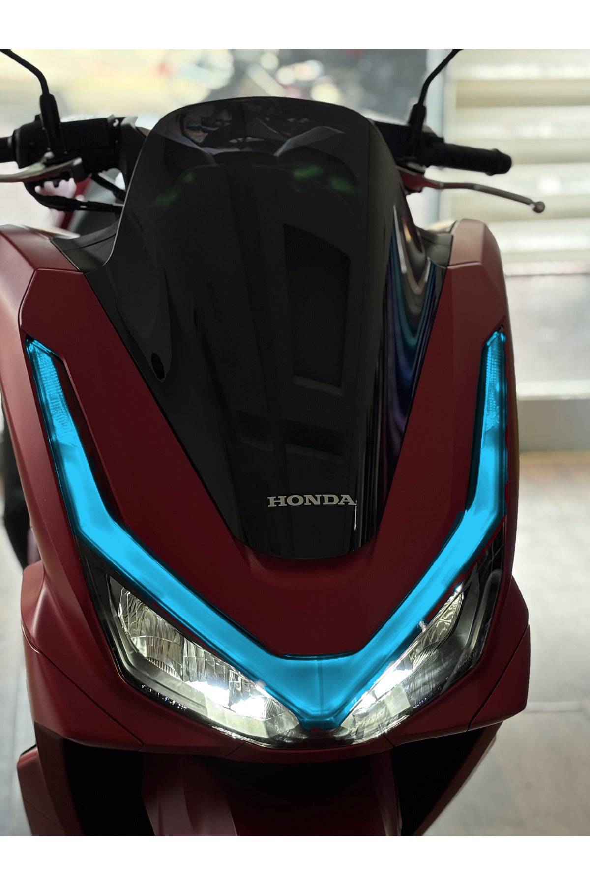 Honda PCX 2025-2026 Yılları için Tam Kapatan Far Filmi Far Renklendirme Sticker (2 Parça) (V2)