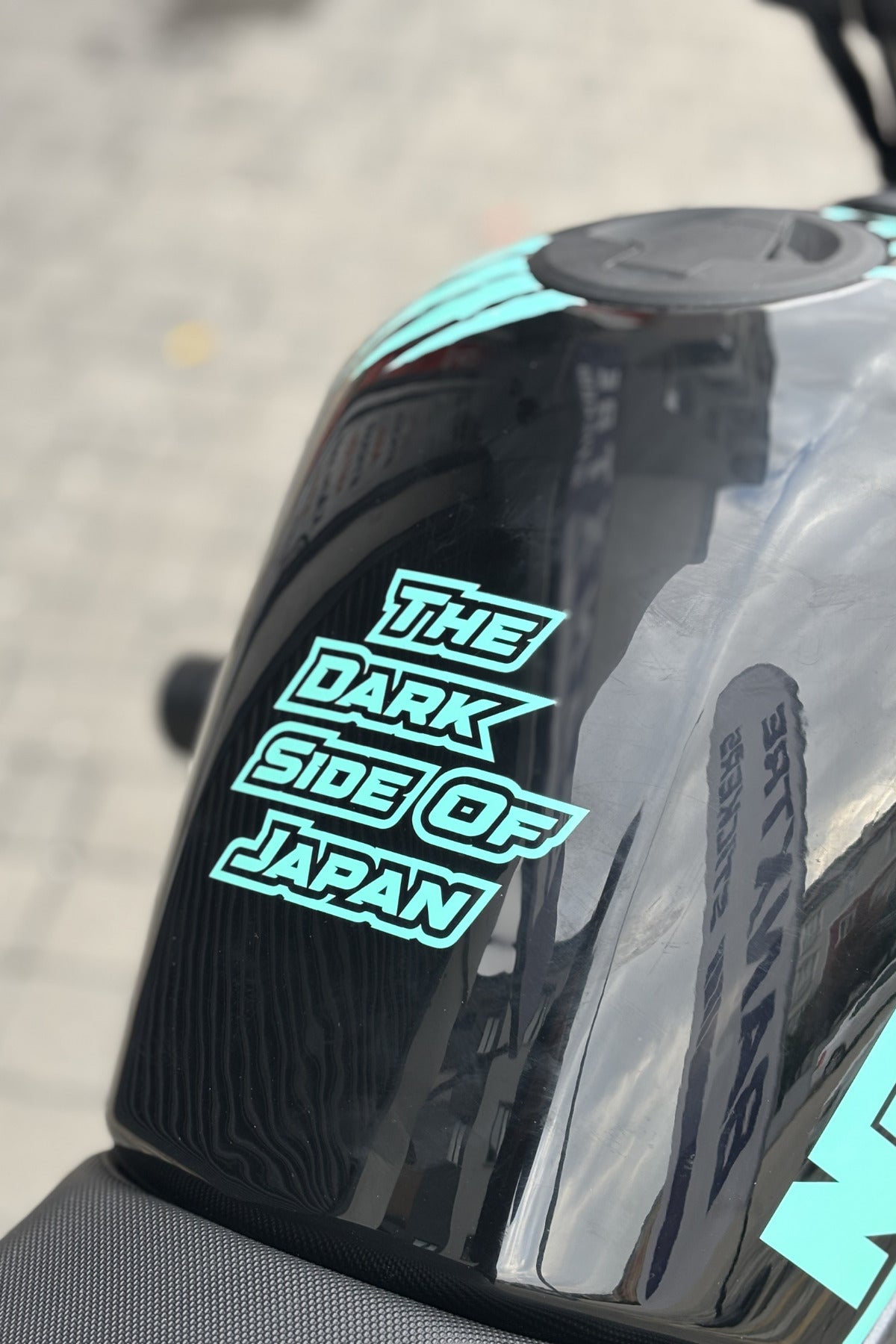 Motor-Araba-Kask için Nane Yeşil Yazı Şeklinde Dark Side Of Japan Sticker Etiket (1 Adet)(11CMx10CM)