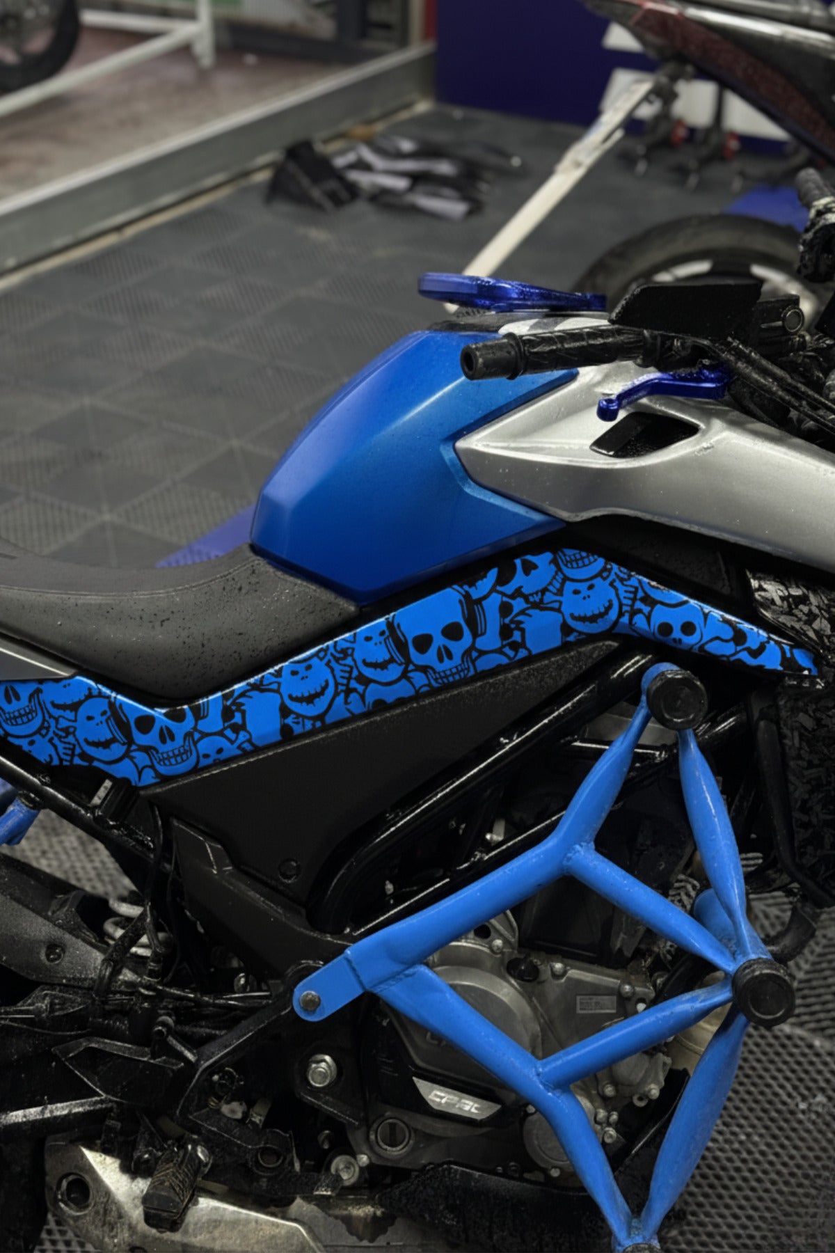 CFMOTO NK250 için Yan Grenaj Kurukafa Desenli Sticker