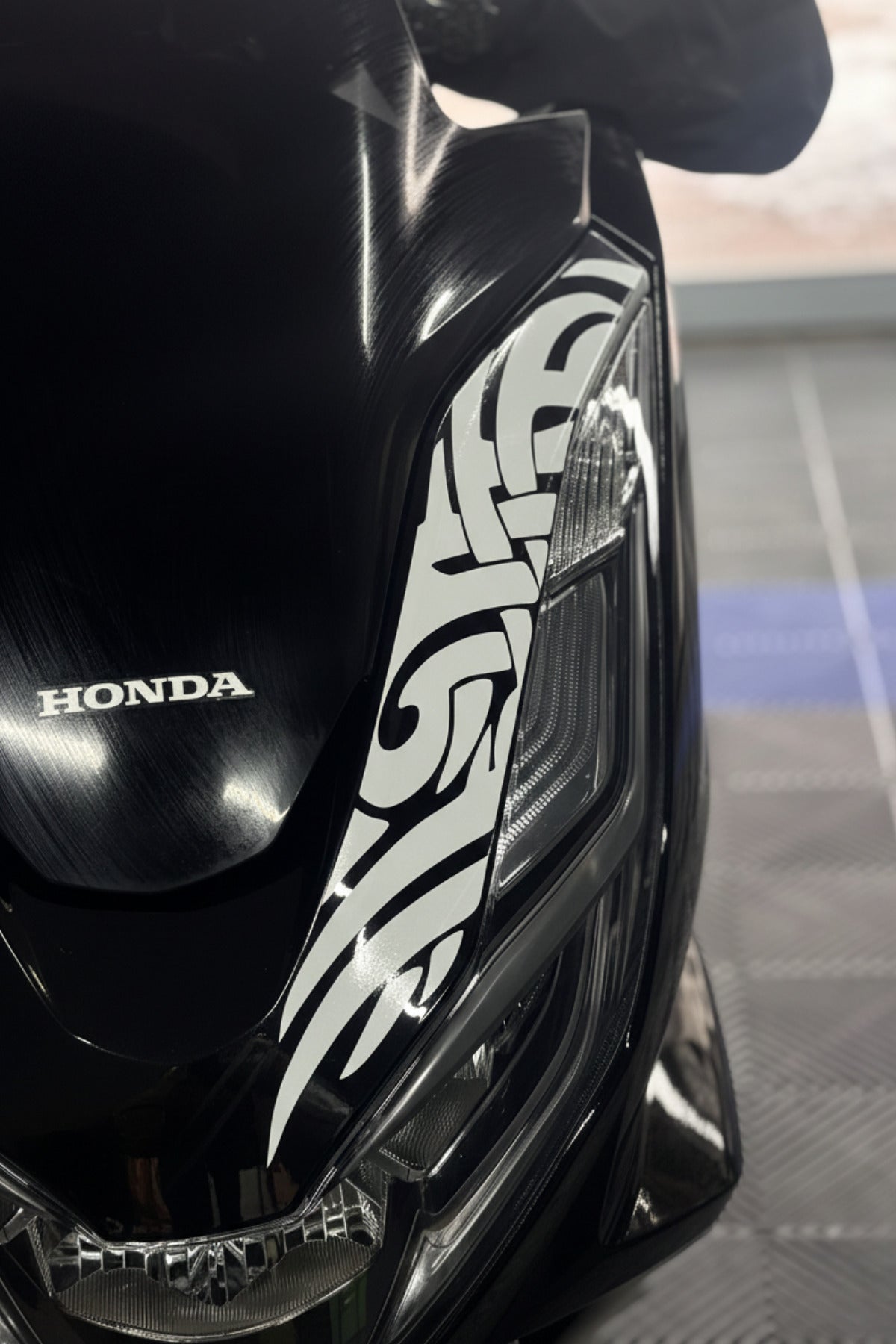 Honda PCX için Uyumlu Far Üstü Tribal Desen Sticker Etiket (Tam Uyumlu Kesme Biçmesiz)