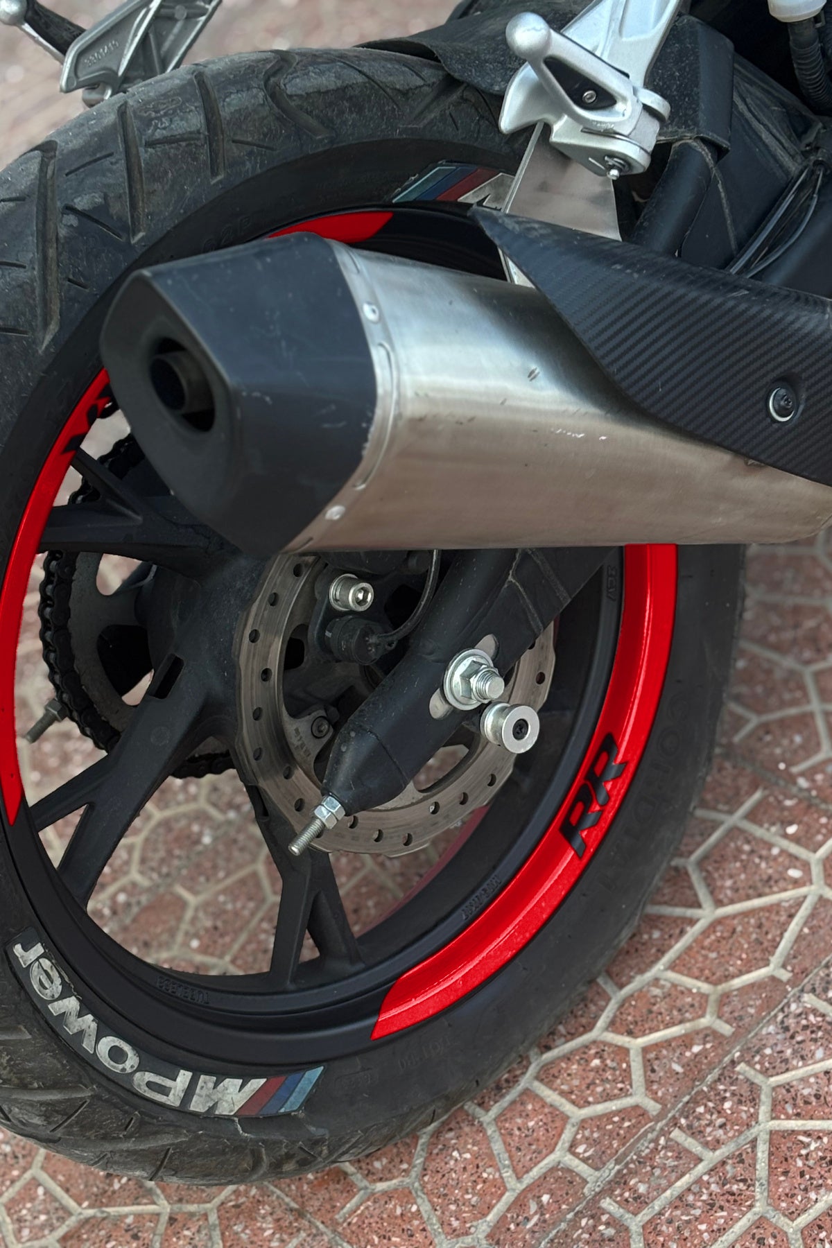 RKS SRK 125R için RR Yazılı Çeyrek Jant Şeridi Sticker Seti