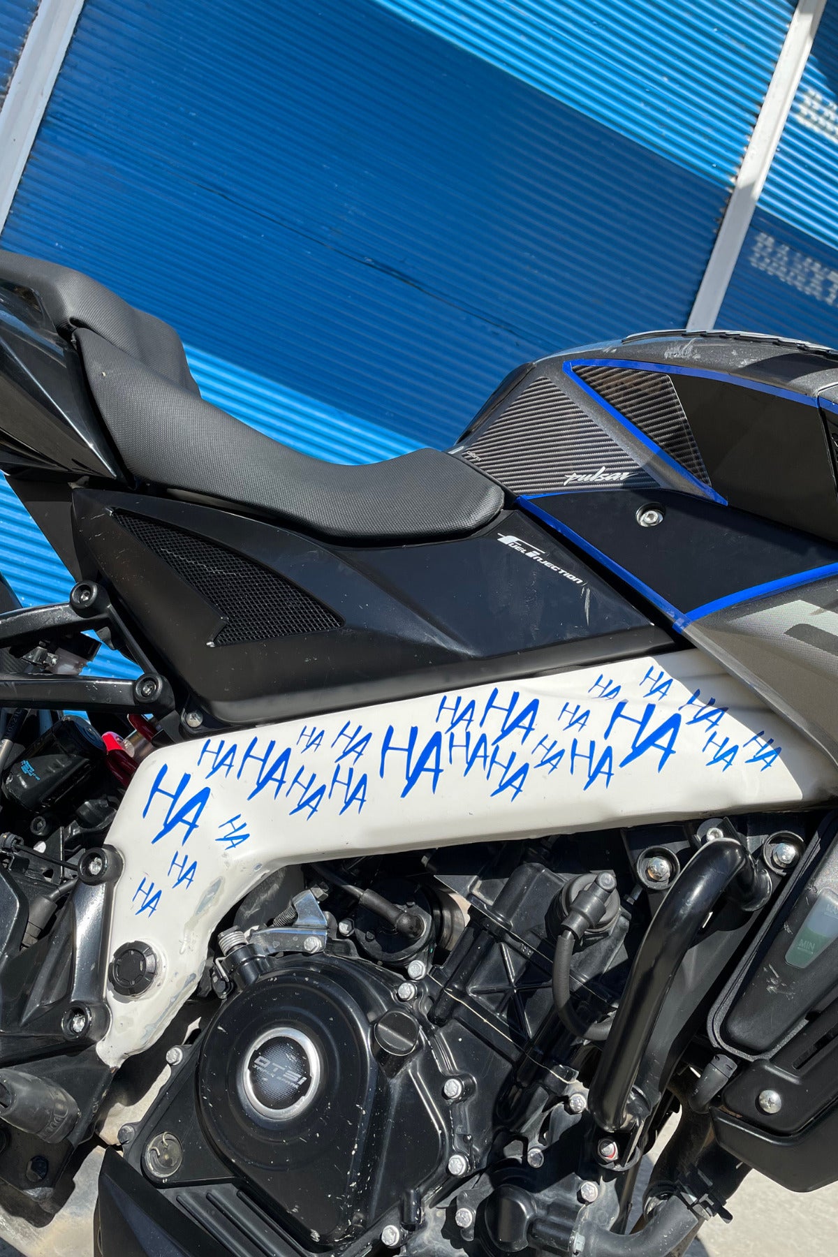 Motor-Araba-Kask için Reflektif Gece Parlayan Mavi Hahaha Etiket Sticker 15x30cm Uyumlu