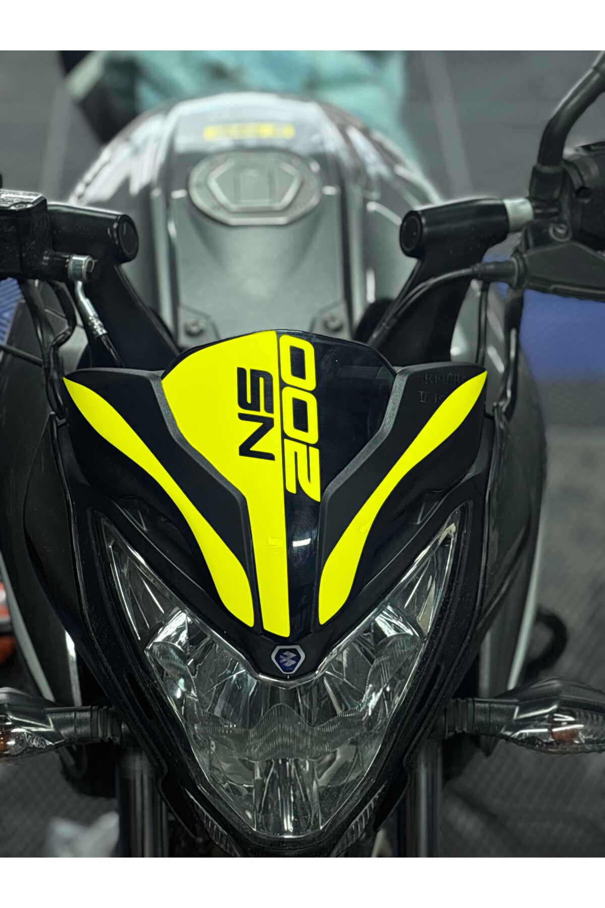 Bajaj Pulsar NS200 için Kafa Detay Sticker Seti NS200 Yazılı 3 Parça