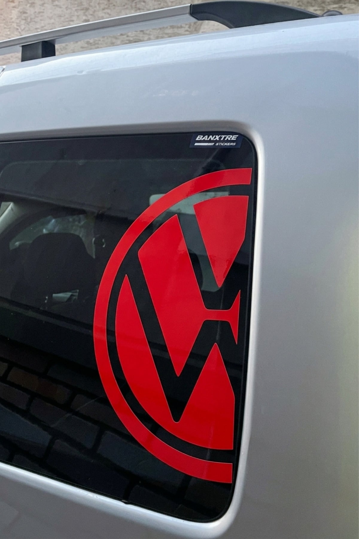 Volkswagen Caddy-Transporter Grubu için Cam Üstü VW Logo Sticker (Sağ ve Sol)