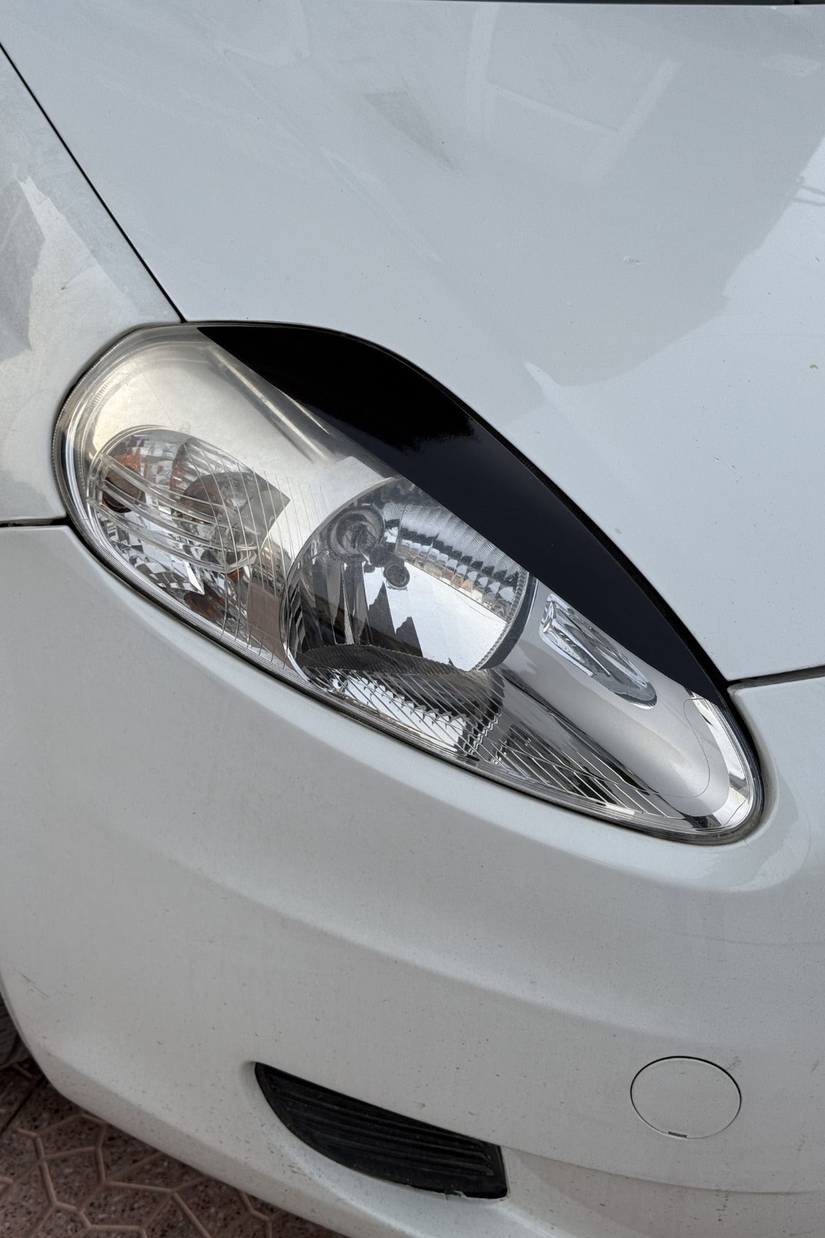 Fiat Punto için Siyah Renk Far Kaşı Sticker Seti (Sağ ve Sol=