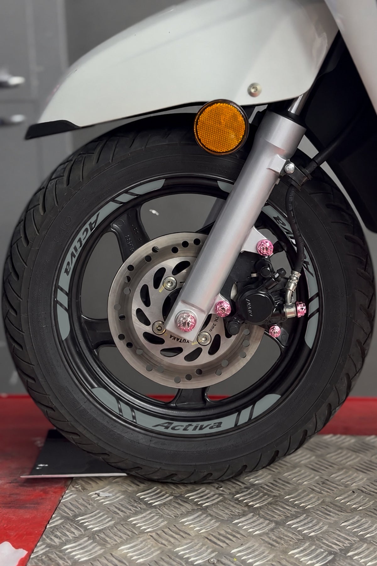 Honda Activa Scooter için Activa Yazılı 12 Parça Jant Şeridi (Ön ve Arka Yeterli)