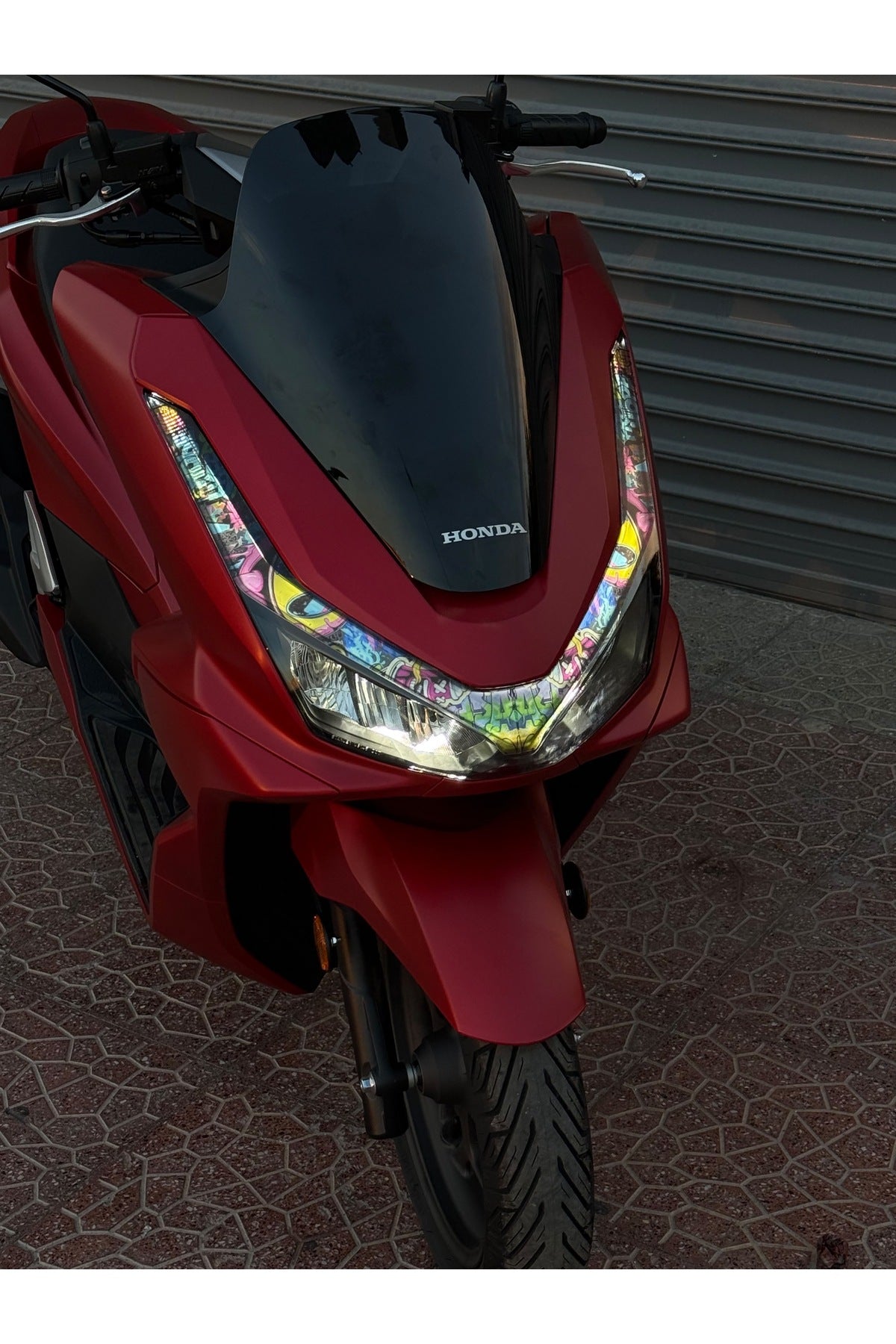Honda PCX Deluxe için Hellaflush Göz Desenli Şeffaf Far Filmi Sticker Far Tasarım Filmi (Sağ ve Sol) (2025-2026 uyumlu)