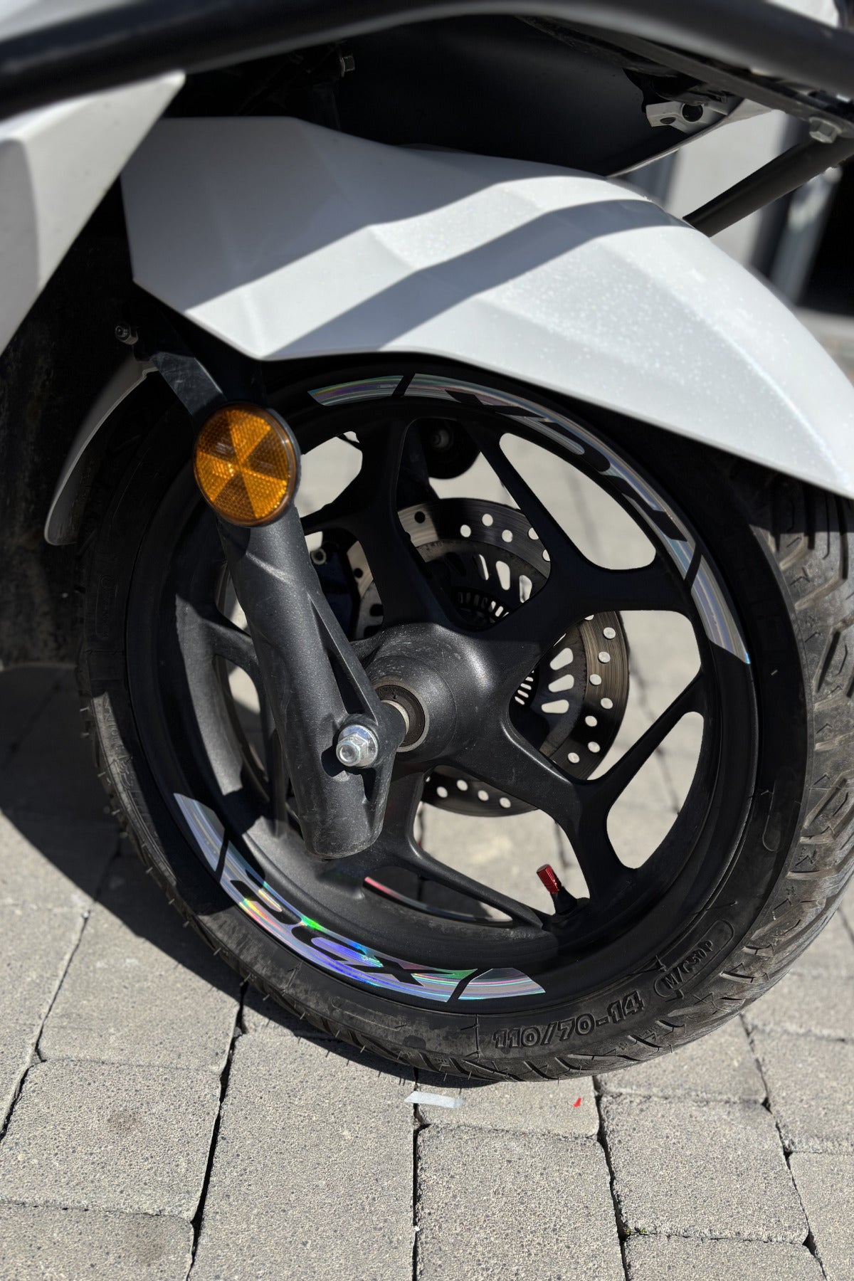 Honda PCX Tüm Yıllar için Uyumlu Hologramlı Jant Şeridi Sticker Seti (8'li)