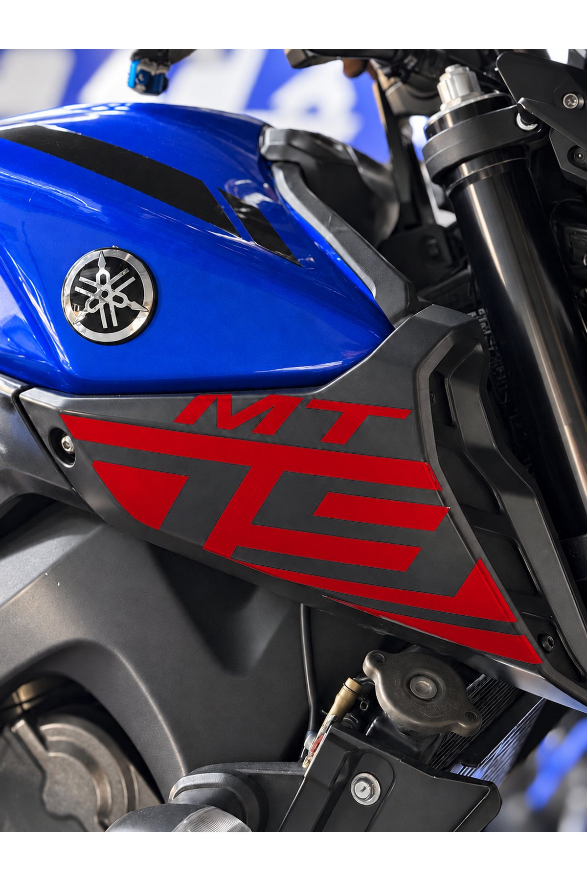 Yamaha MT-09 için Yan Grenajlara Uyumlu Kaplamalı MT-09 Sticker Etiket (2018-2019-2020)