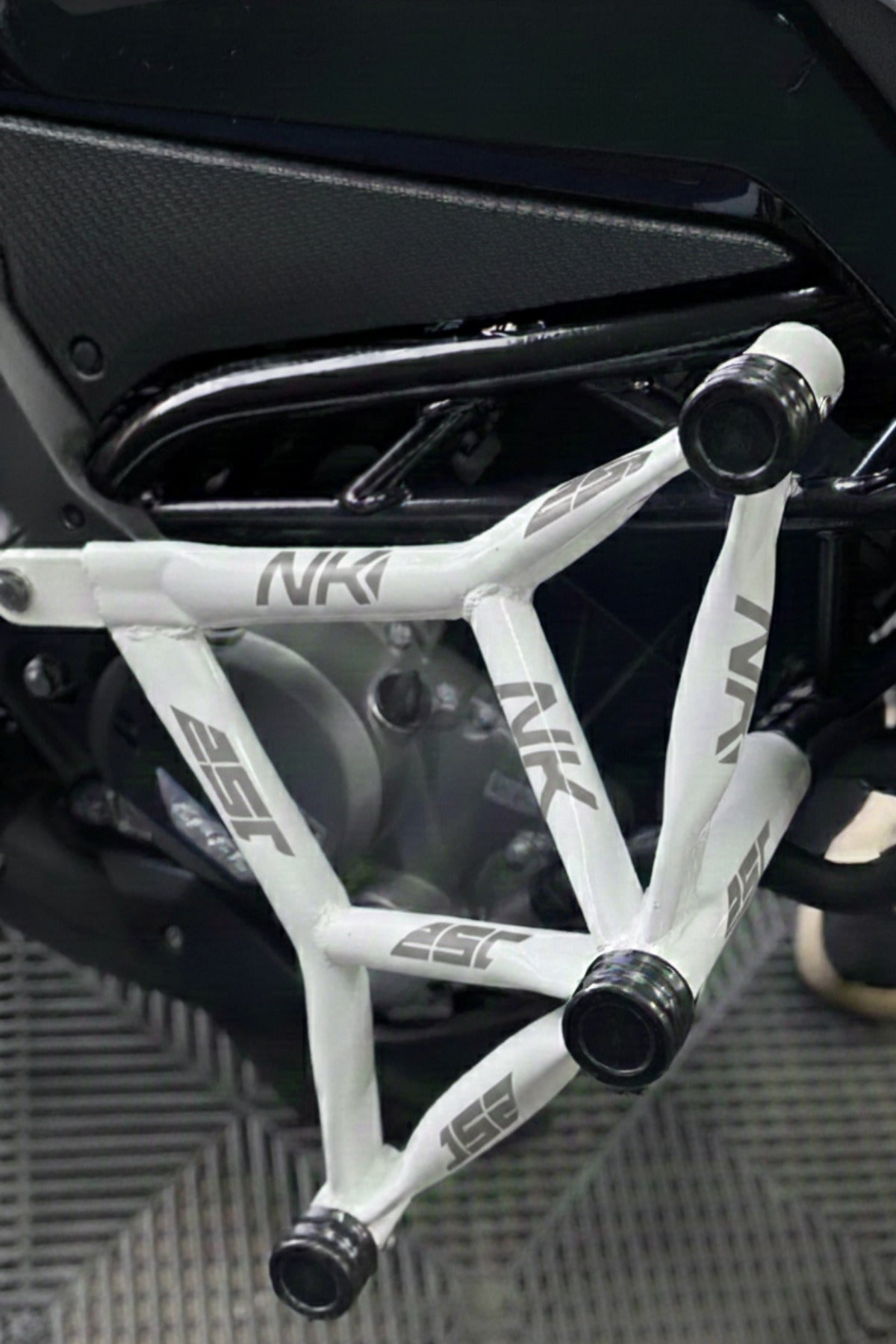 CFMOTO NK250 için Demir Koruma Yazılı Sticker Seti