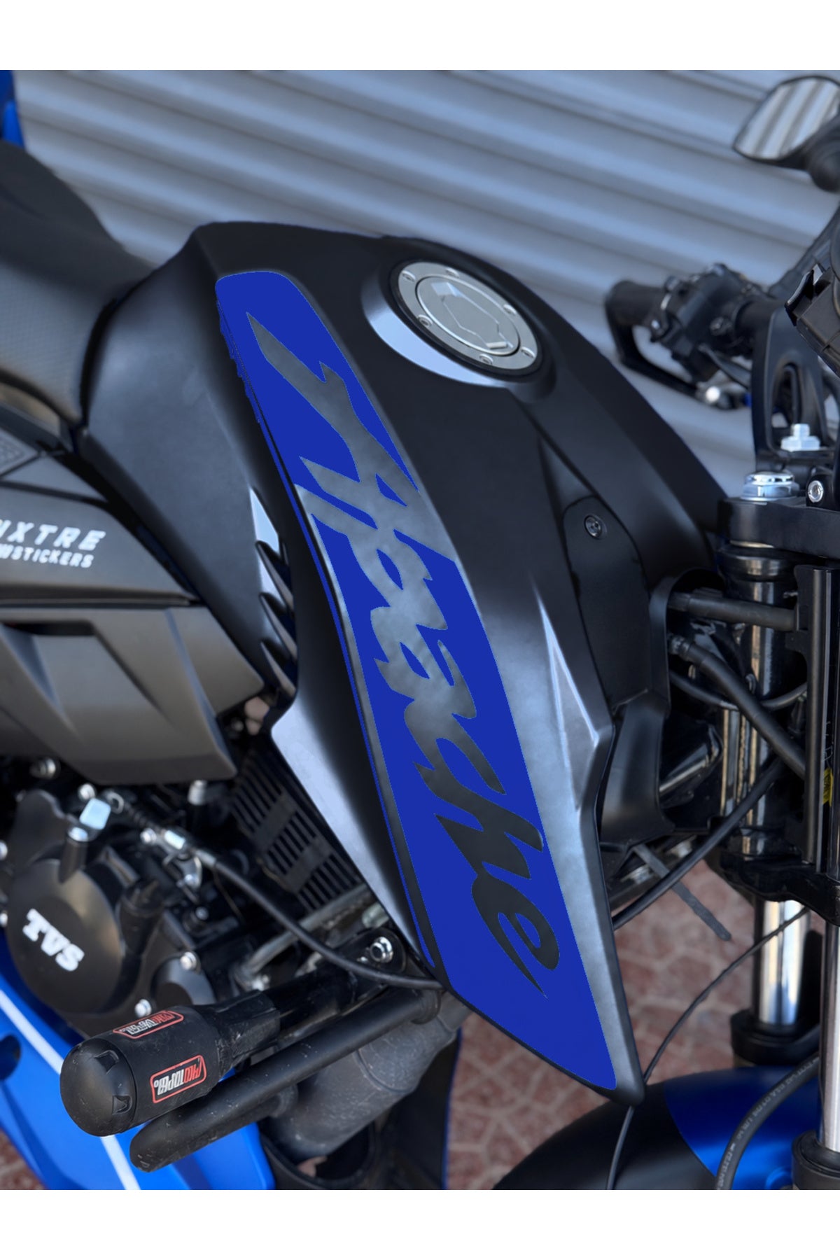 TVS Apache RTR için Yan Grenaj Apache Yazılı Kaplama Sticker Etiket (Sağ ve Sol)