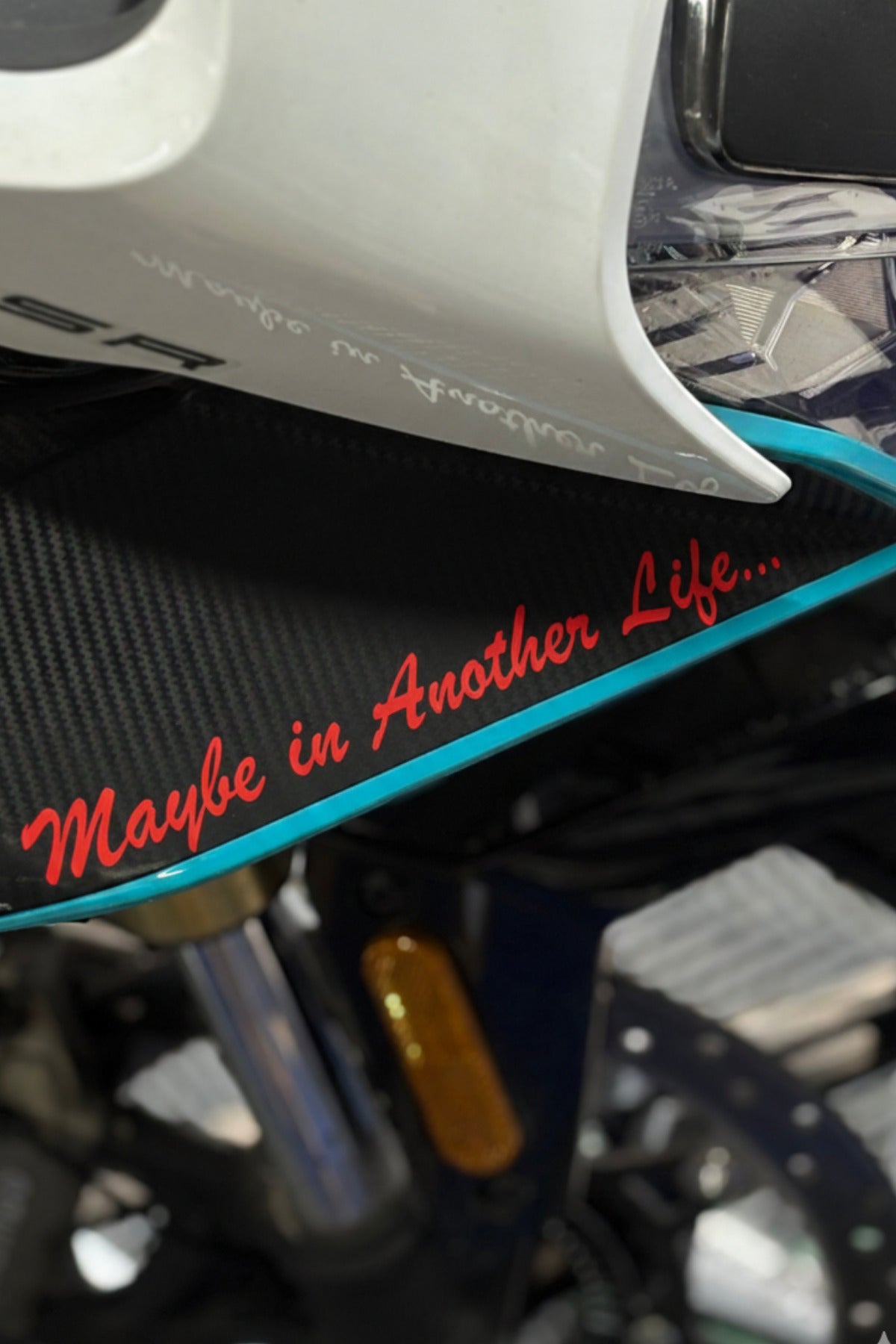 Motosiklet ve Kask için Maybe in Another Life Sticker (20CM)