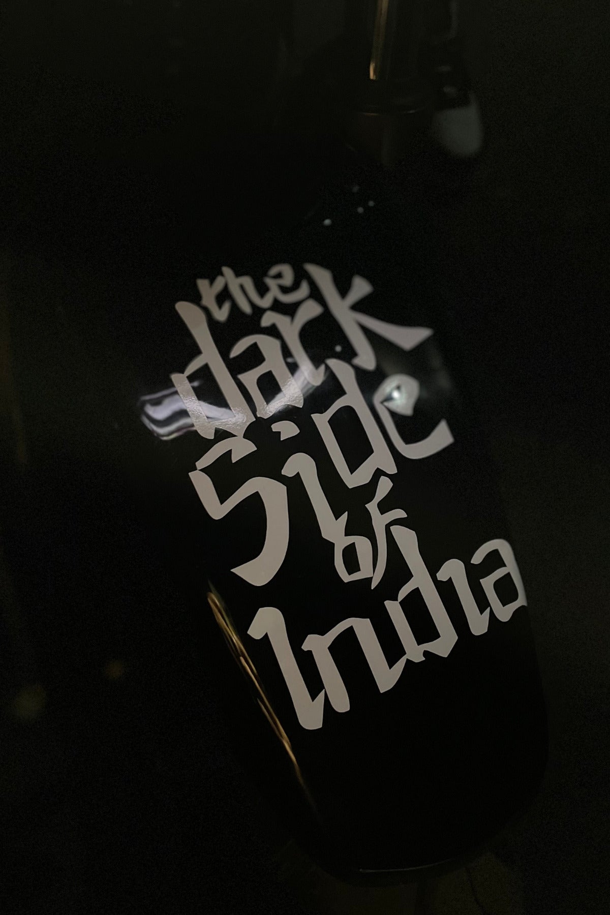 TVS-Bajaj Motor Grubu için Beyaz Renk Dark Side Of Indıa Sticker Etiket 14CM (1 Adet)