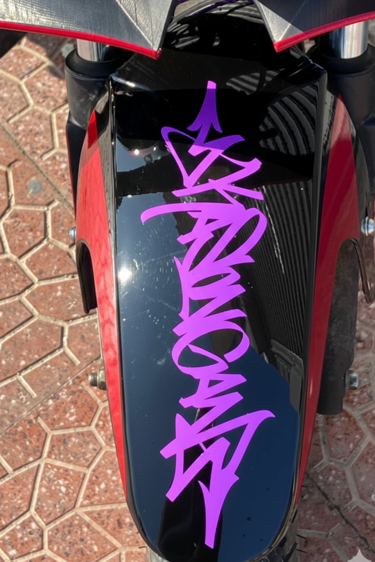 Motosiklet Çamurluk ve Grenajlara Uyumlu Grafiti Sticker Etiket (30CM)