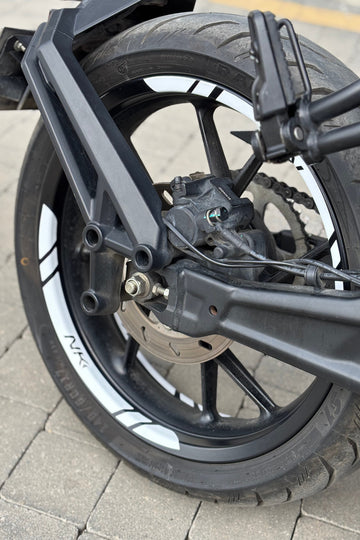 CFMOTO NK250 Tüm Yıllar için Uyumlu Beyaz Renk Jant Şeridi Seti (8 Parça)